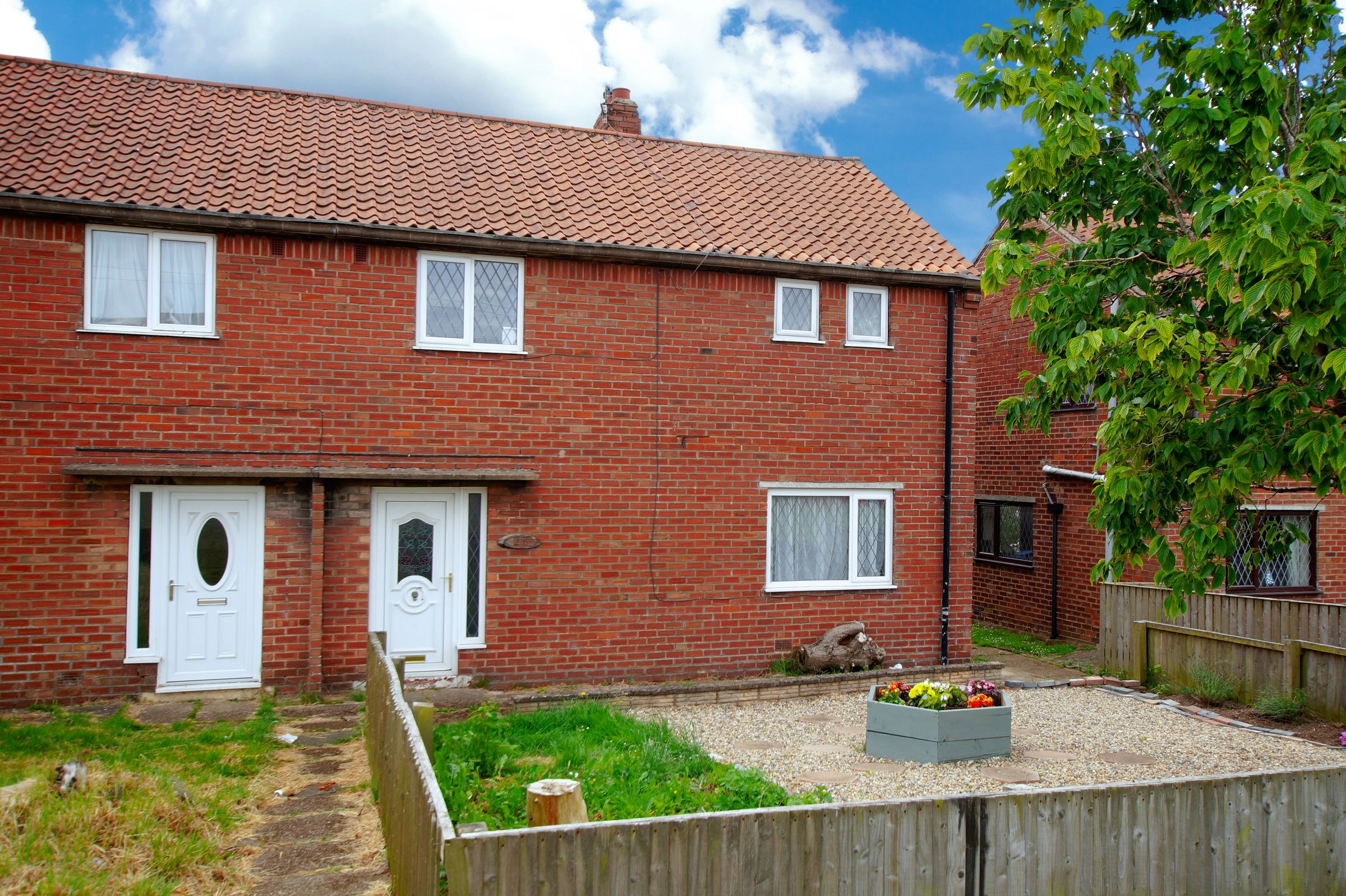 3 bed semidetached house for sale in Bankside, Eastfield, Scarborough