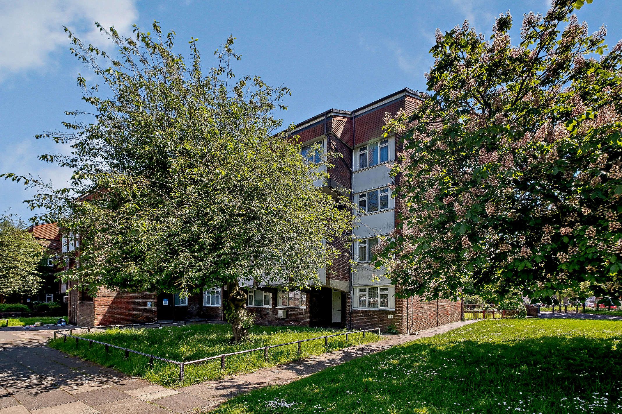 Lilburne Walk, London NW10  