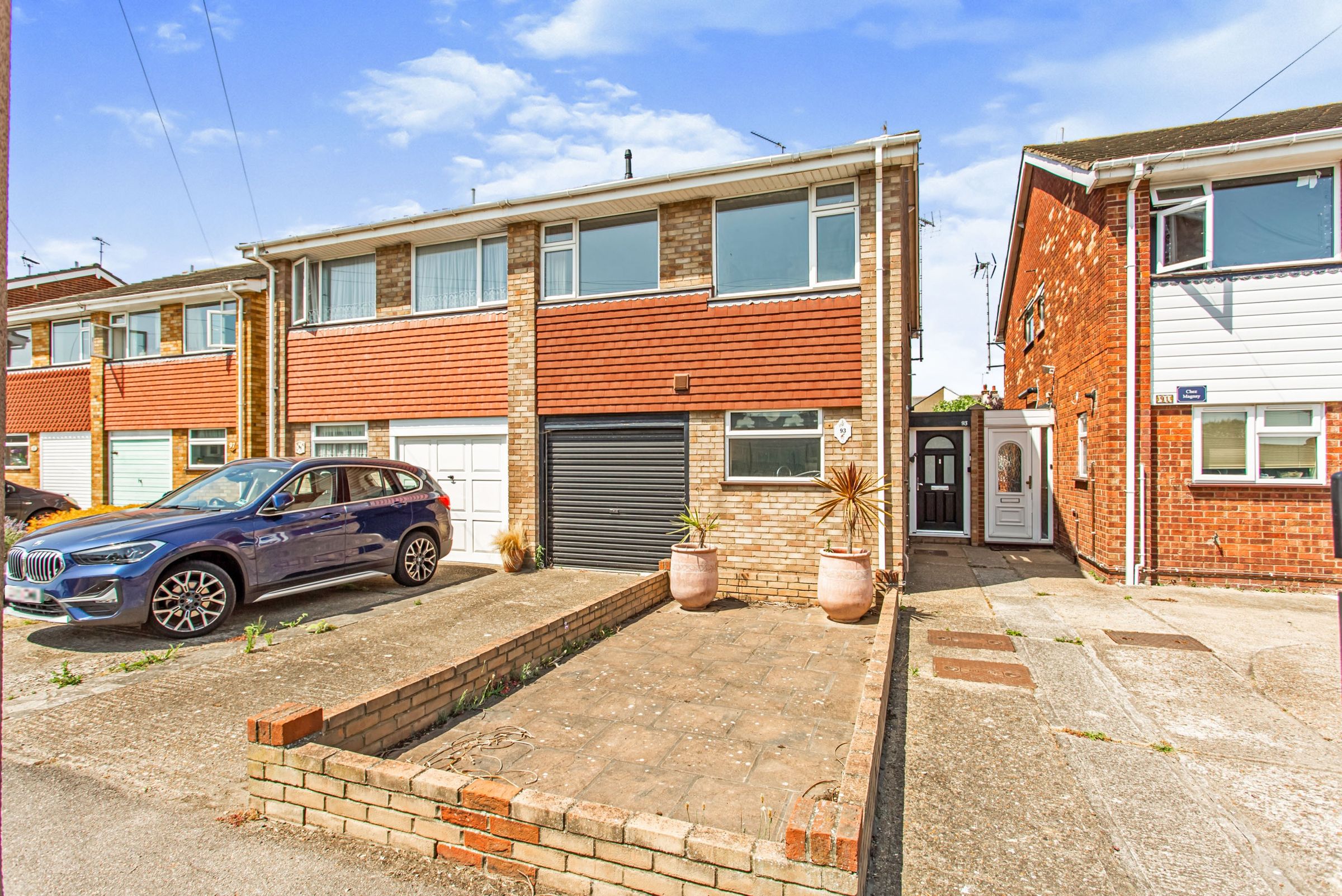 3 bed semidetached house for sale in Gunners Road, Shoeburyness SS3