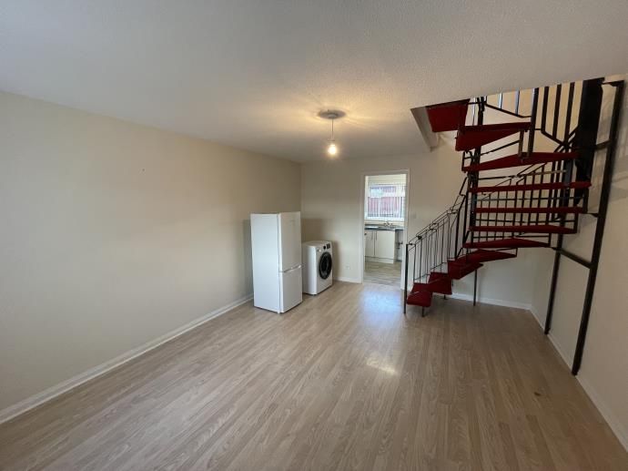 2 bed semidetached house to rent in Pegasus Avenue, Carluke ML8 Zoopla