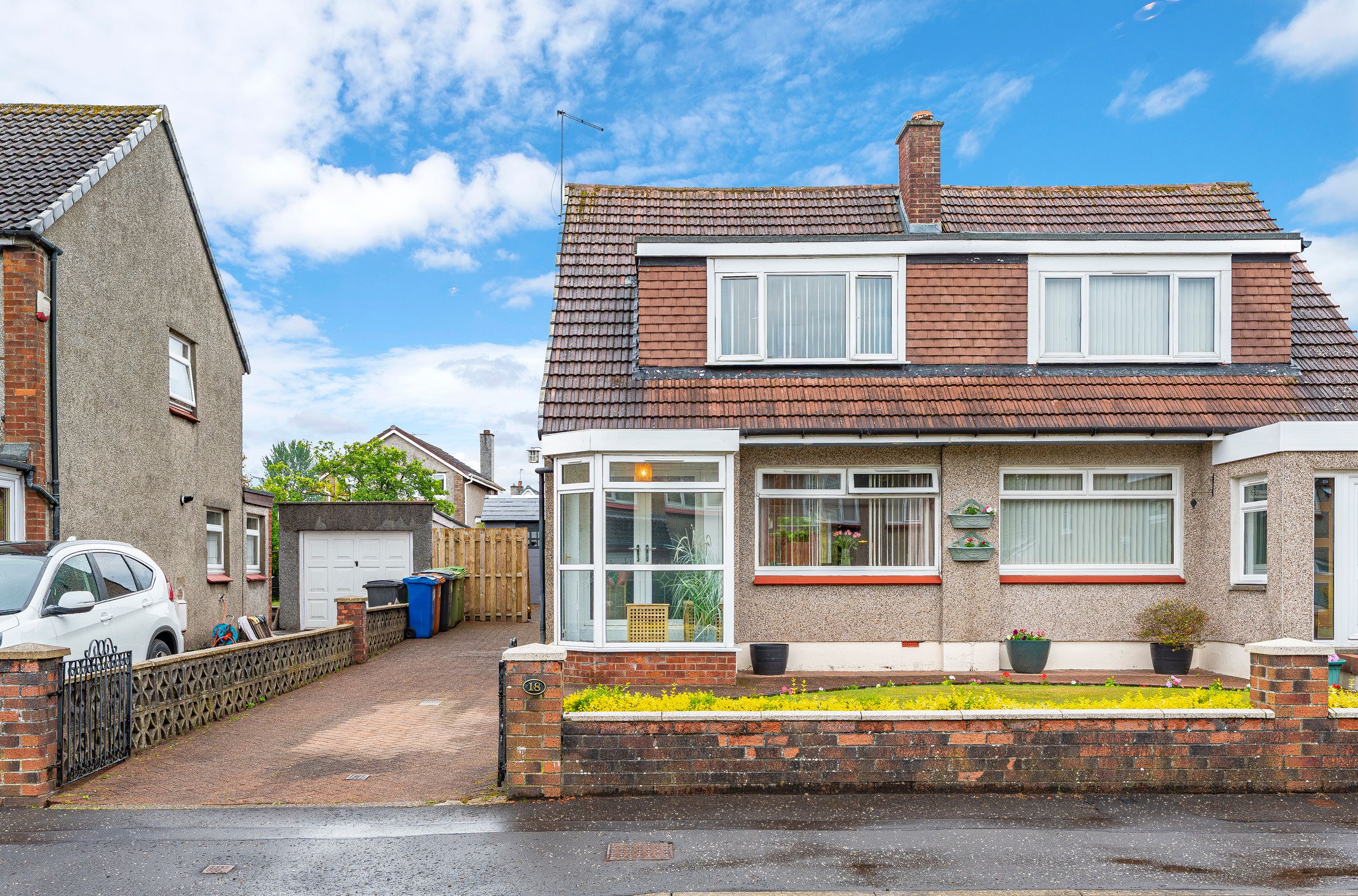 3 bed semidetached house for sale in Sandra Road,