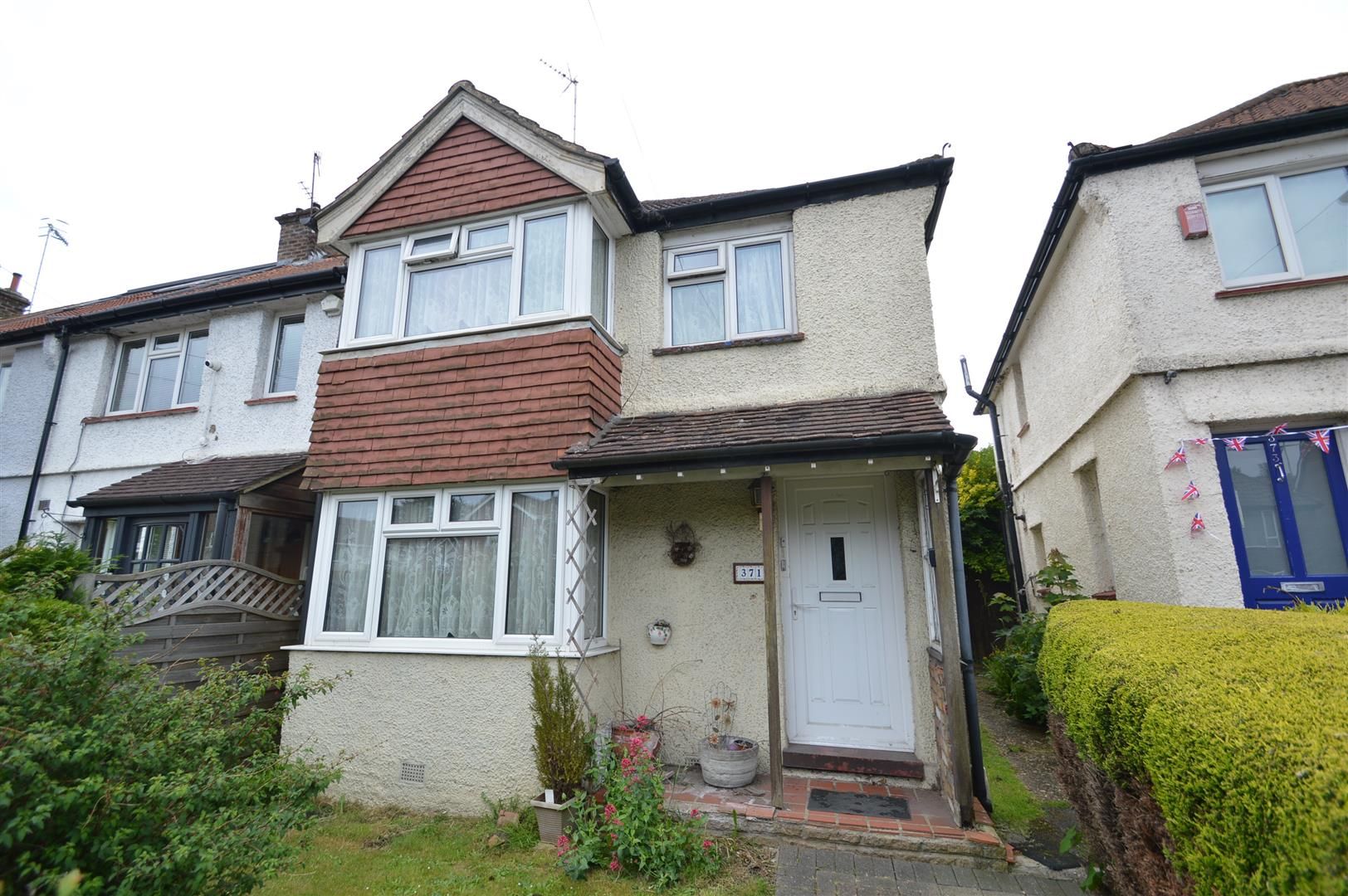 3 bed end terrace house for sale in Chipstead Valley Road, Coulsdon CR5