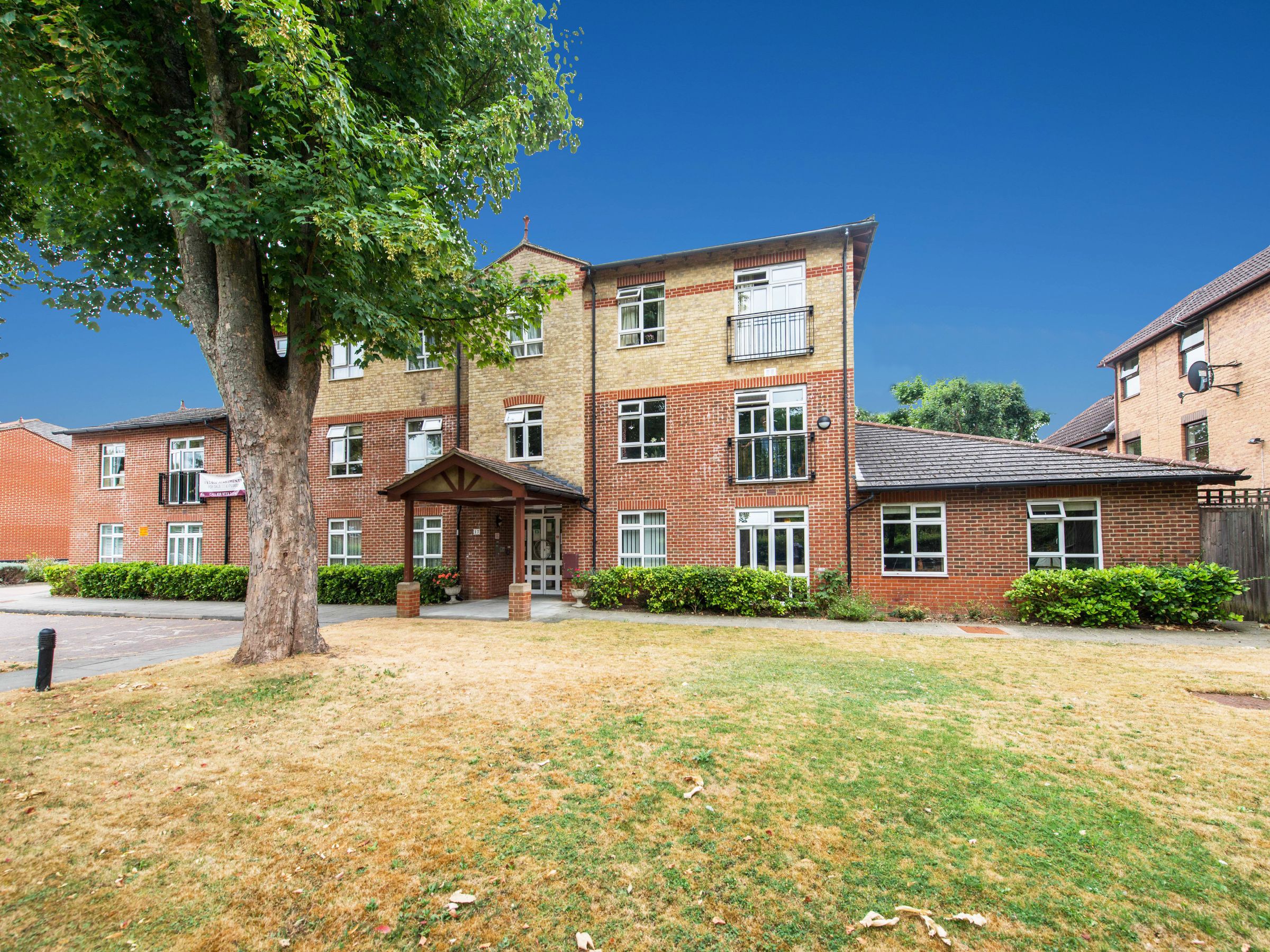 2 bed flat for sale in Beddington Gardens, Wallington, Surrey SM6 Zoopla