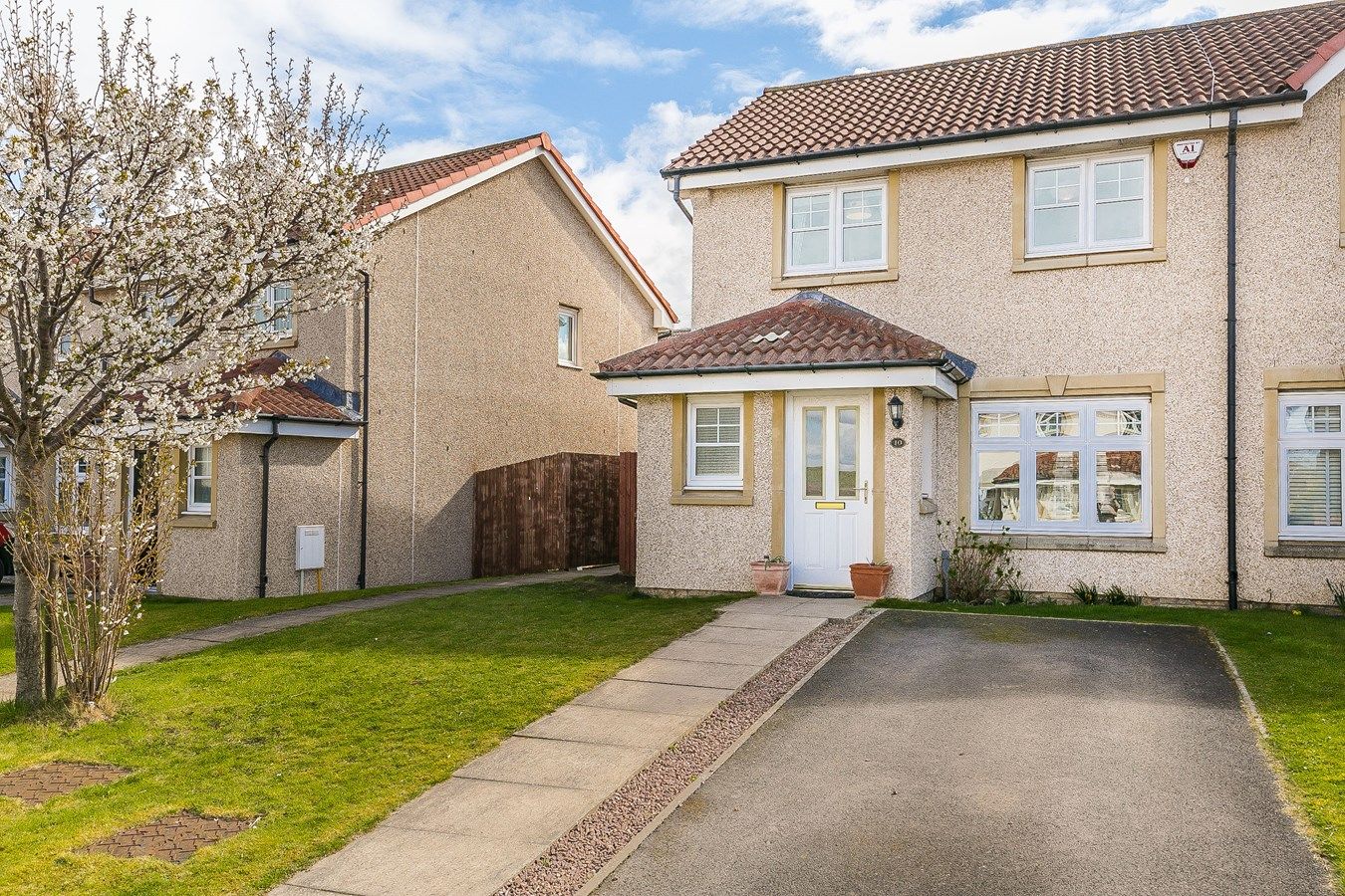 3 bed semidetached house for sale in Struan Wynd, Prestonpans EH32
