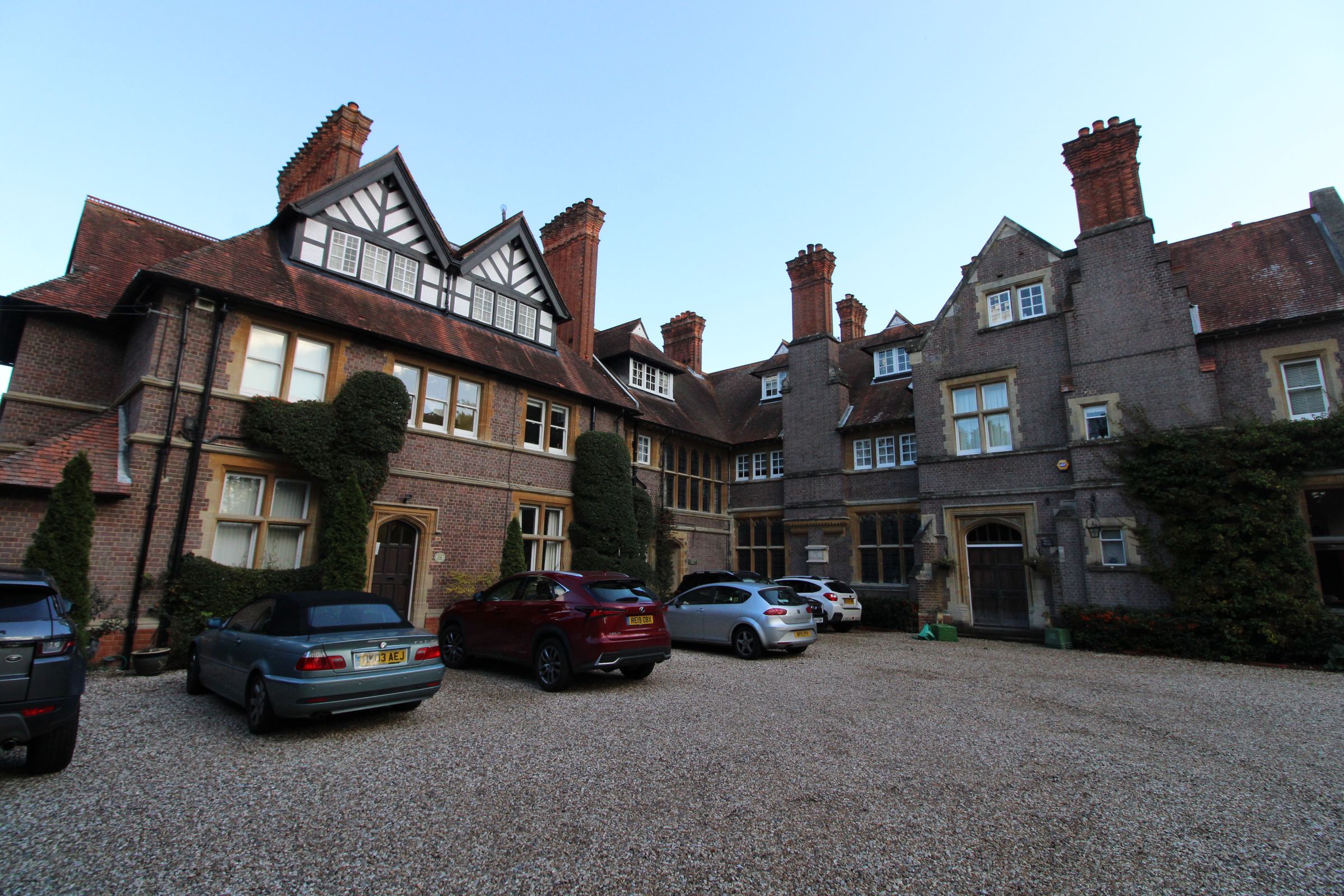 2 bed flat for sale in Maidenhatch, Pangbourne, Reading RG8 Zoopla