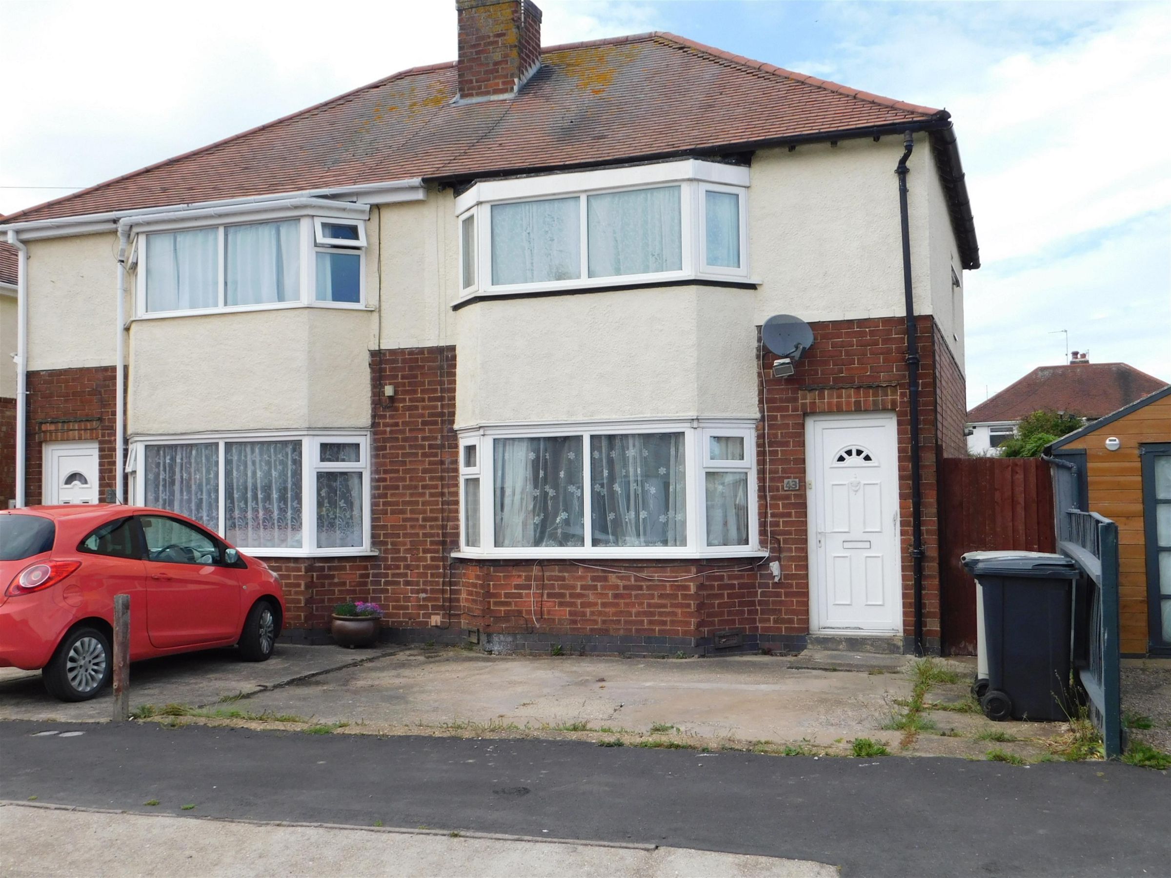 3 bed semidetached house for sale in Avenue, Skegness, Lincs