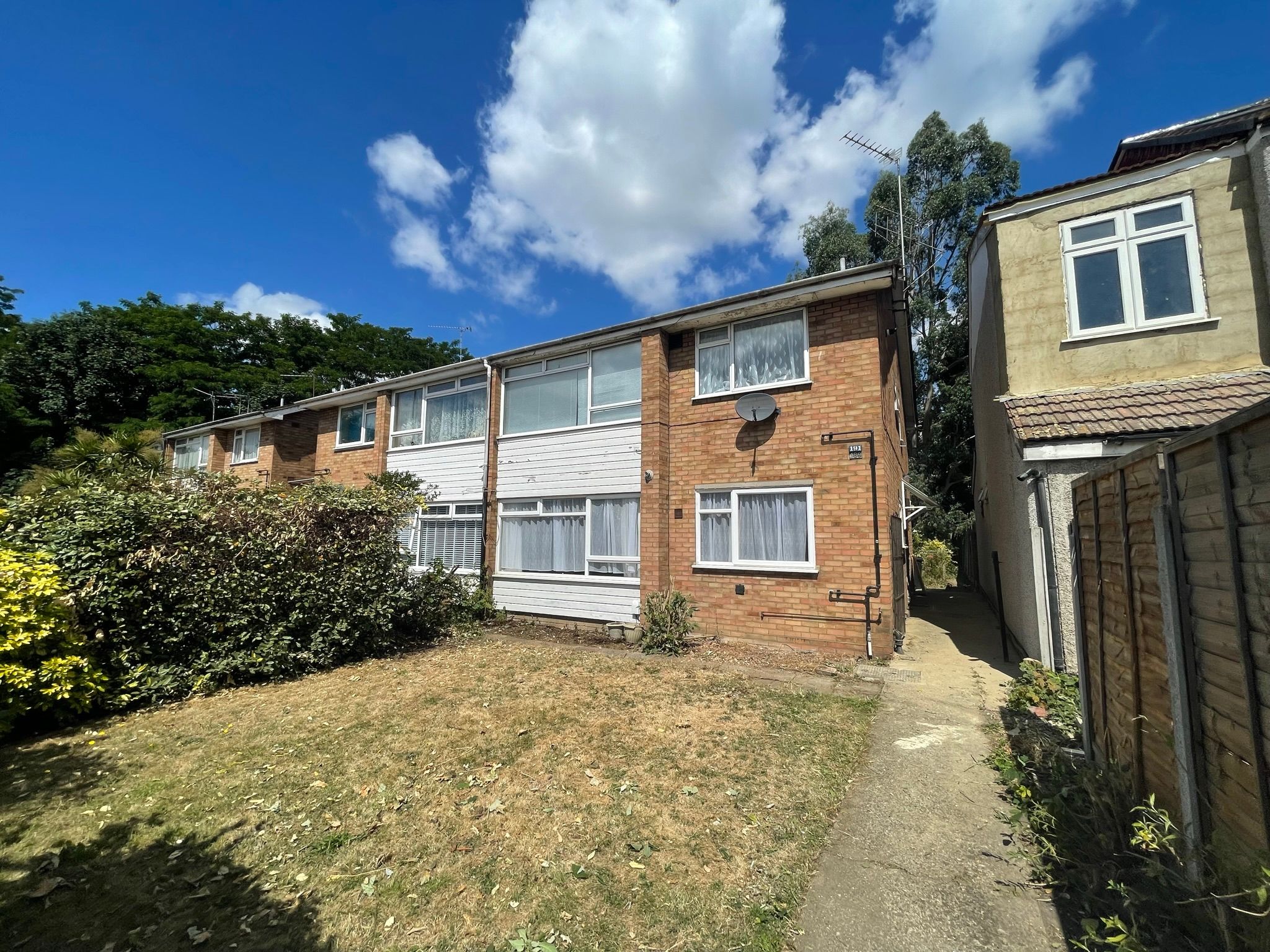 2 bed for sale in New North Road, Hainault IG6 Zoopla