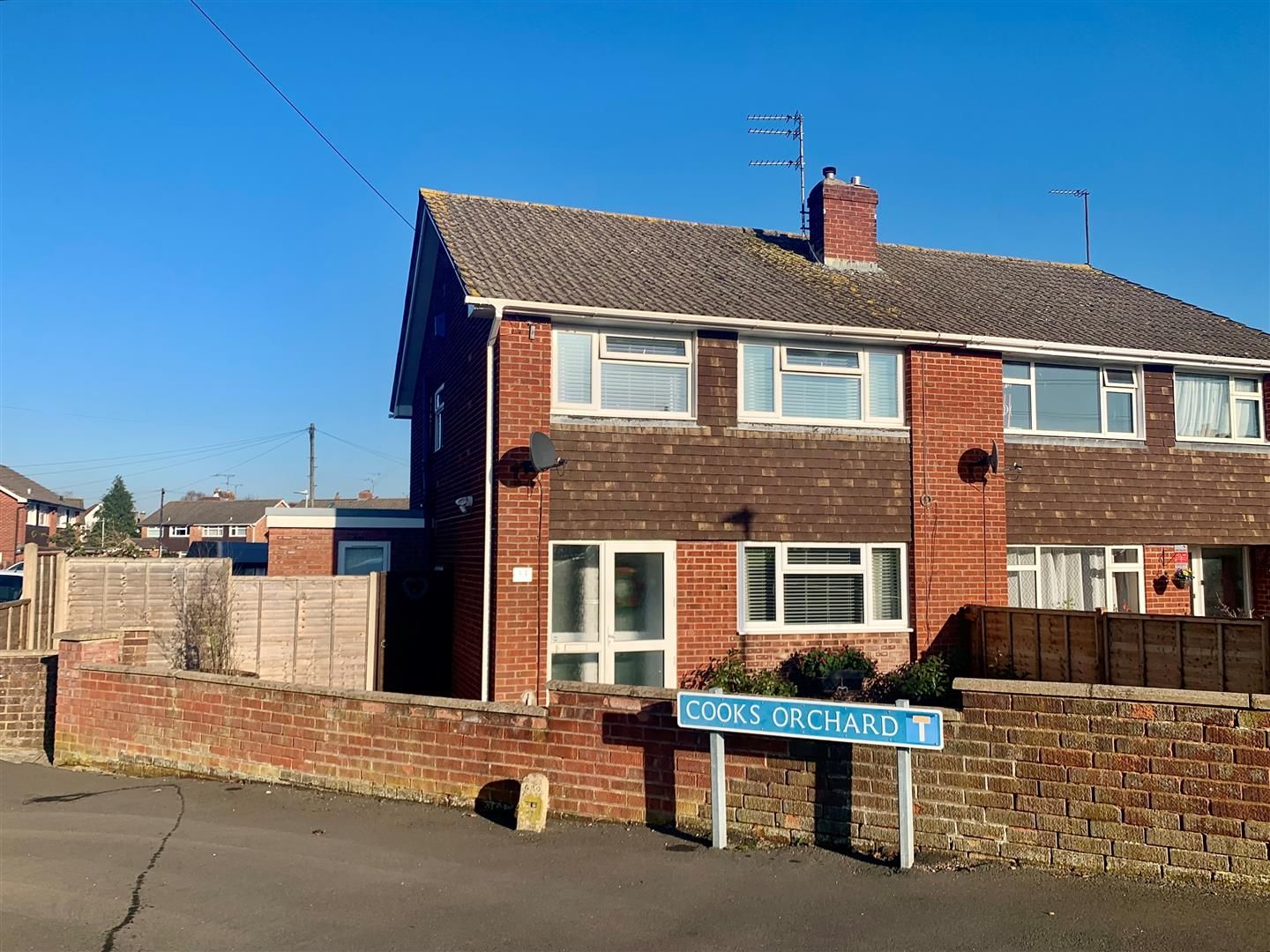 3 bed semidetached house for sale in Lansdown Road, Gloucester GL1