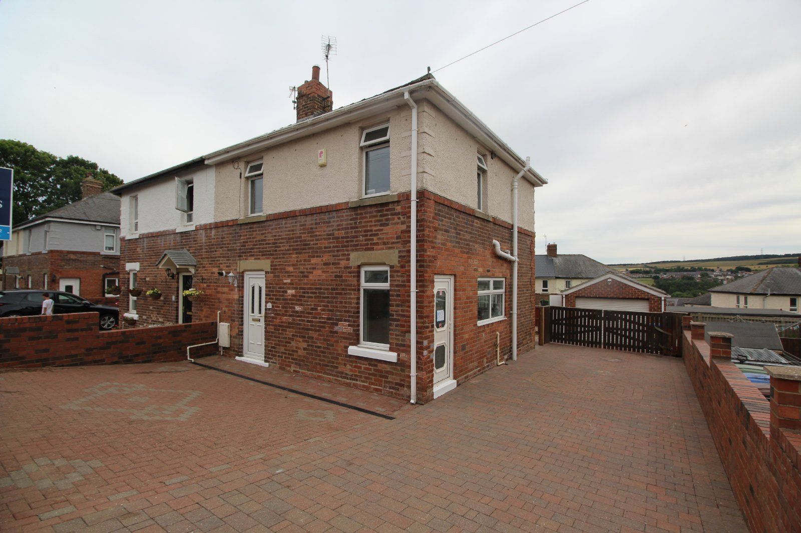 3 bed semidetached house for sale in Hunter Avenue, Ushaw Moor, Durham