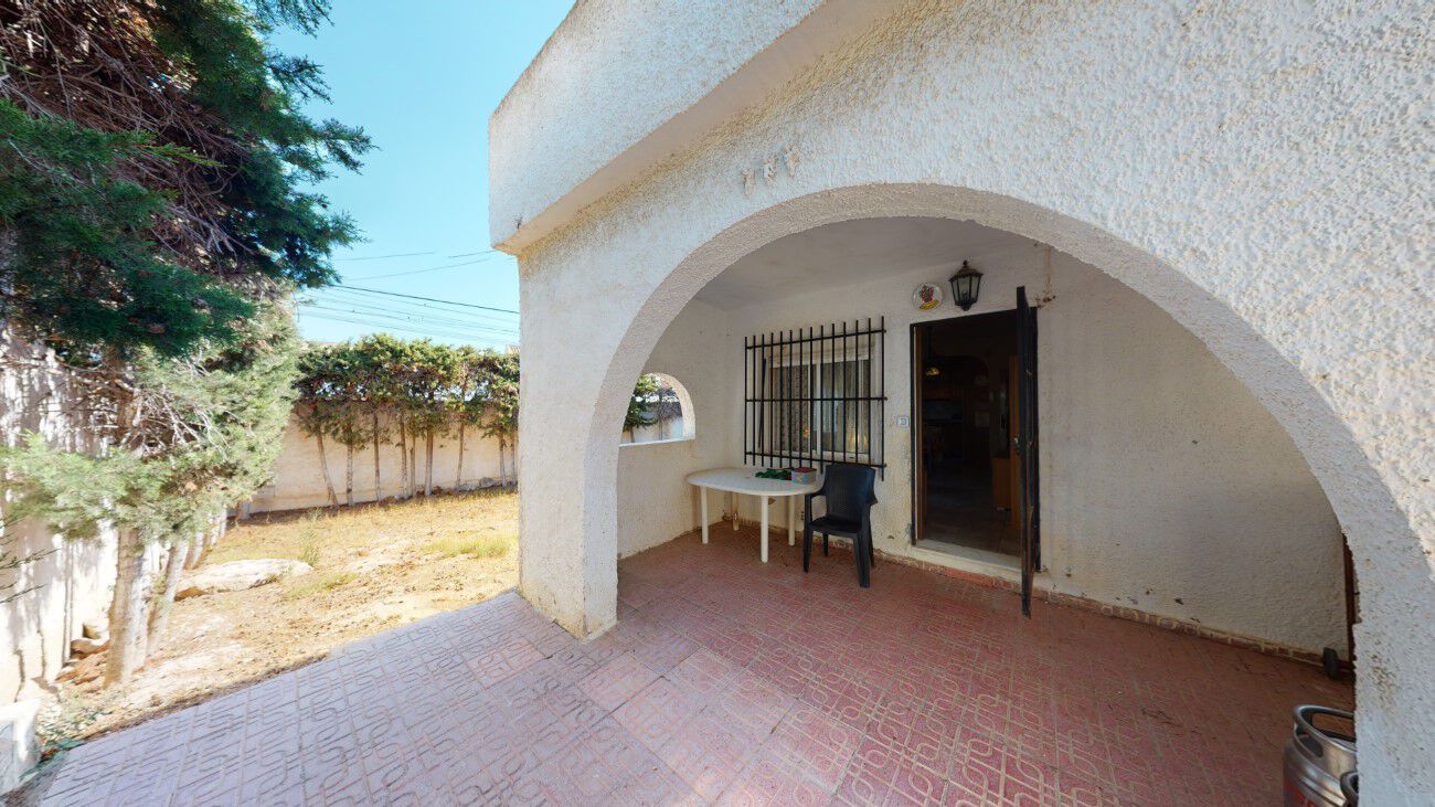 2 bed bungalow for sale in Spacious Bungalow In El Chaparral