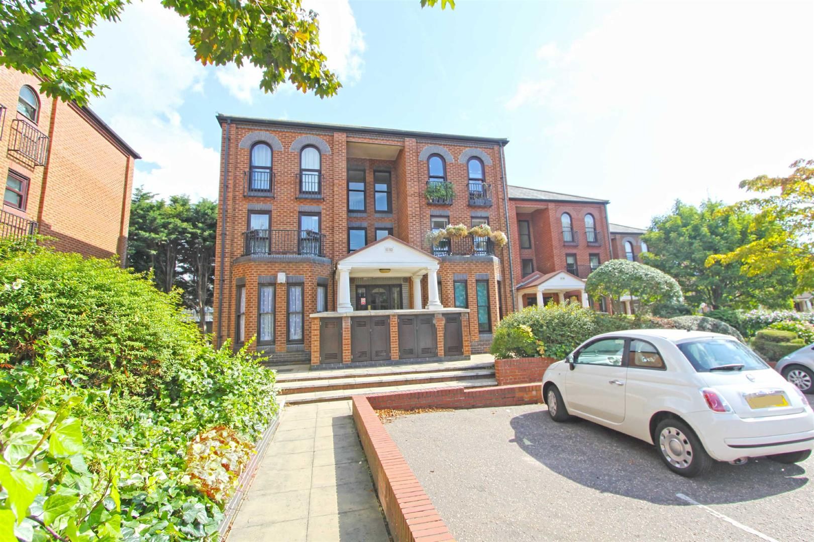 1 bed flat for sale in Marks Court, Southchurch Avenue, Southend On Sea