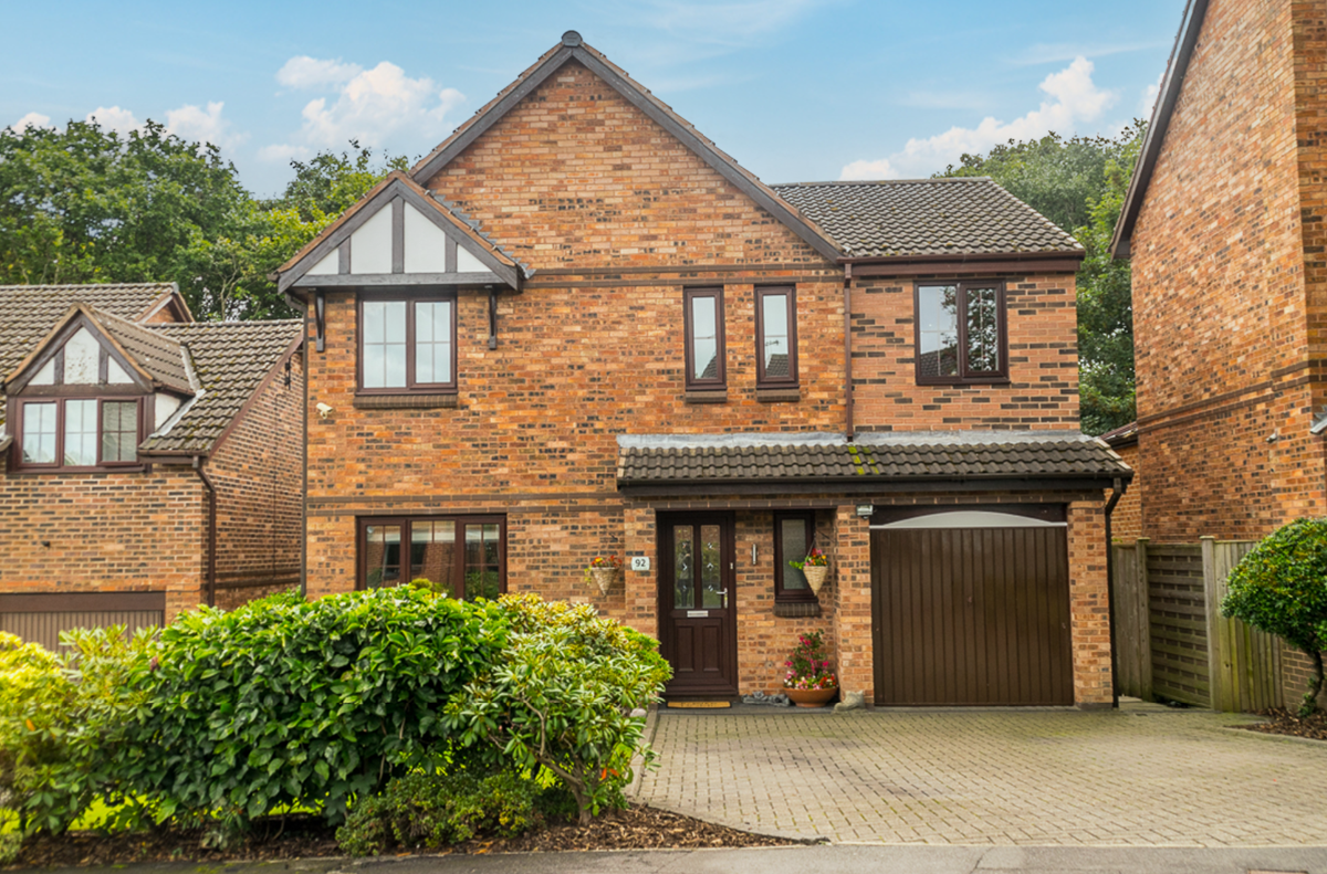 4 bed detached house for sale in Ibbetson Oval, Churwell, Leeds, West