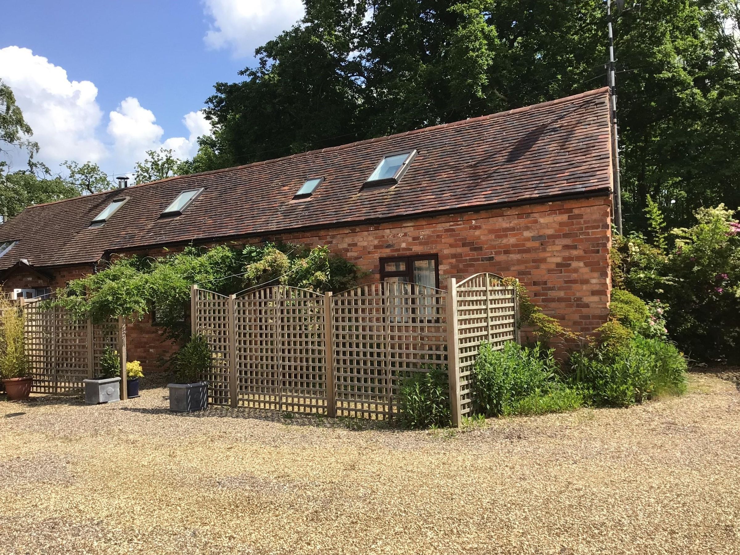 3 bed barn conversion for sale in Ullenhall Lane, Ullenhall, HenleyIn