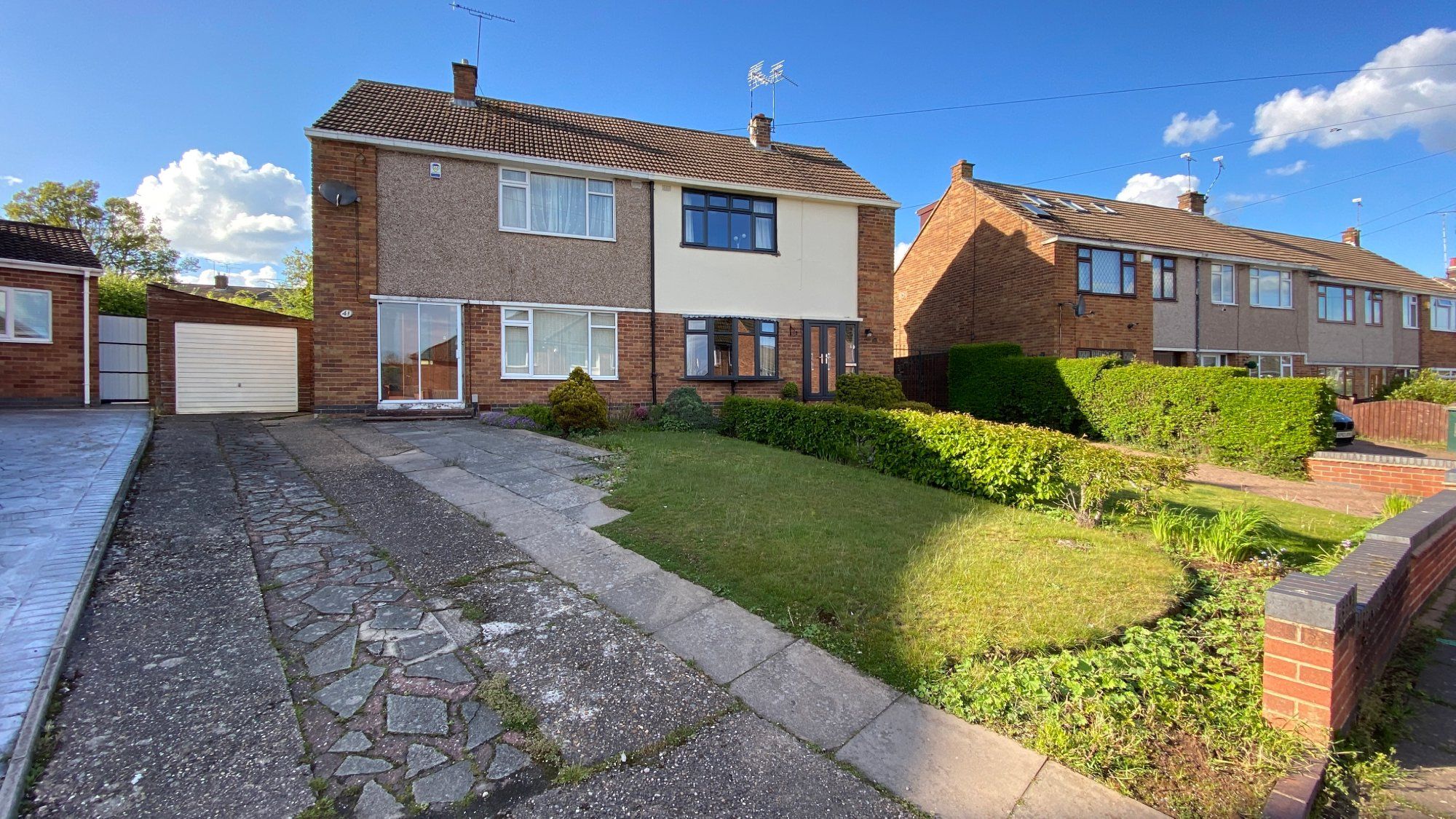 3 bed semidetached house for sale in Malmesbury Road, Whitmore Park