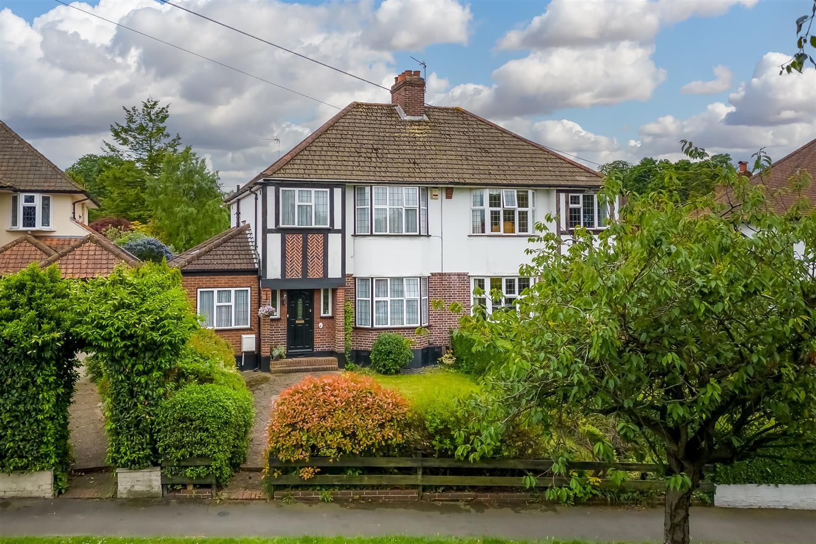 4 bed semidetached house for sale in Winkworth Road, Banstead SM7 Zoopla