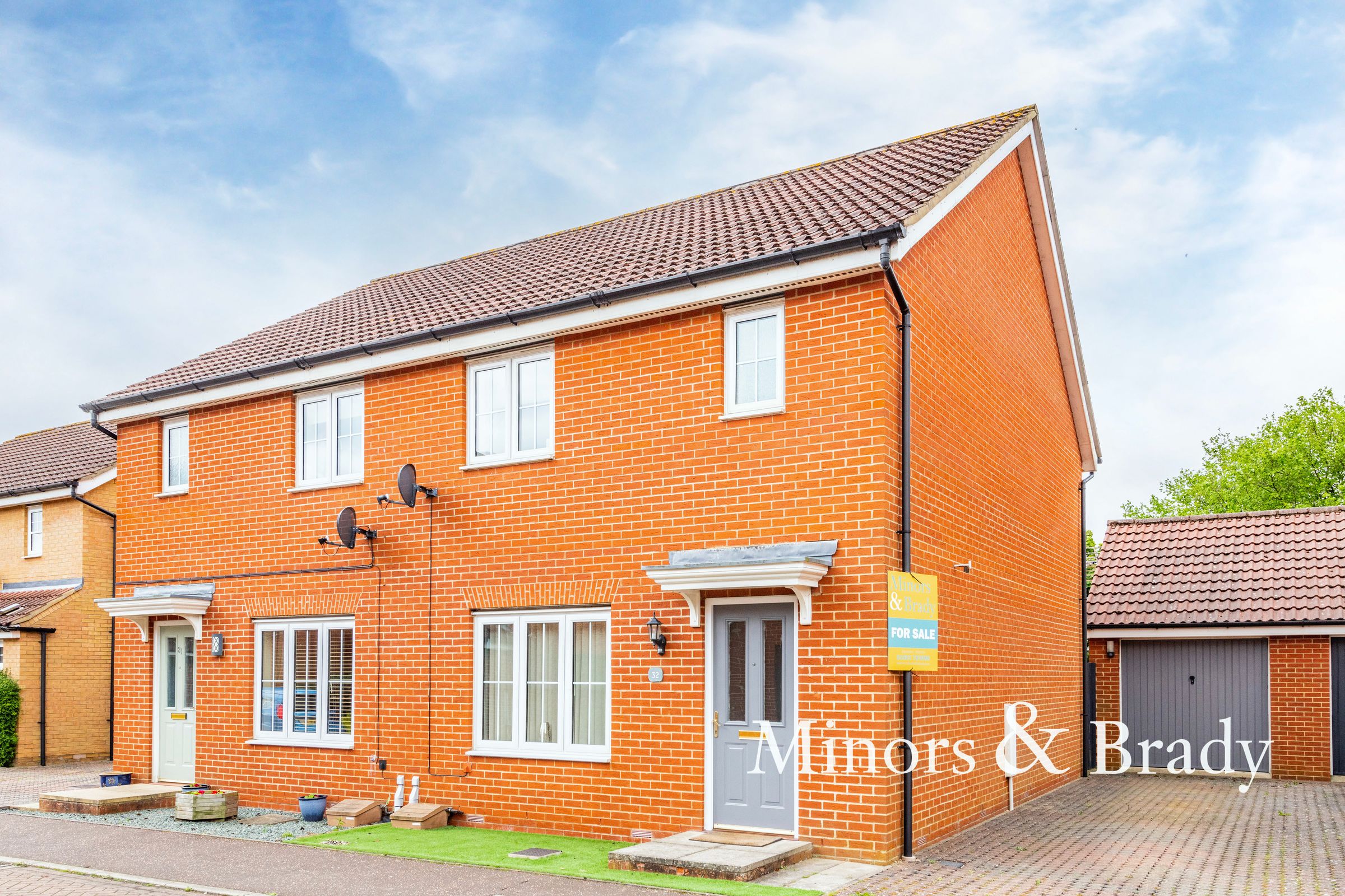3 bed semidetached house for sale in Mountbatten Drive, Old Catton