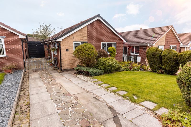 2 bed bungalow for sale in Icconhurst Close, Baxenden, Accrington BB5