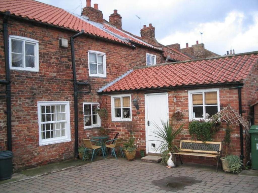 2 bed terraced house for sale in High Street, Rawcliffe, Goole DN14