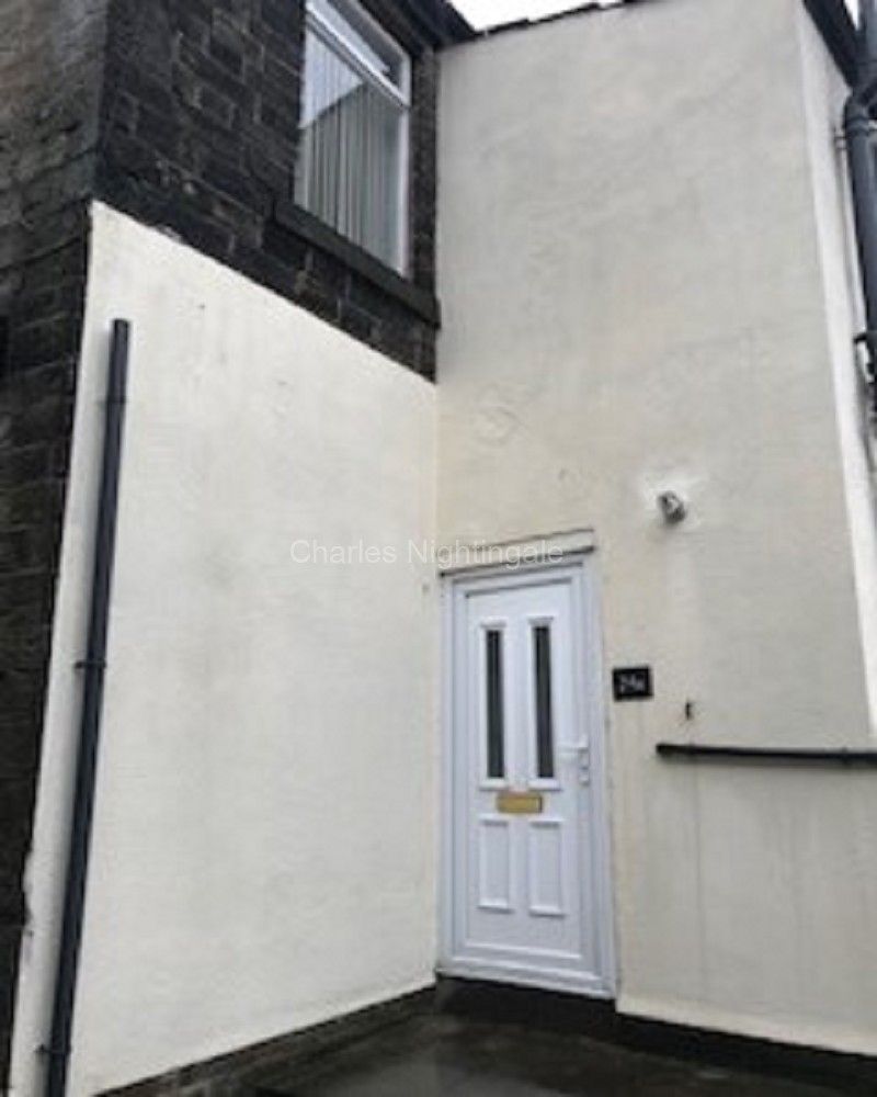 2 bed flat to rent in Church Street, Littleborough, Lancashire. OL15