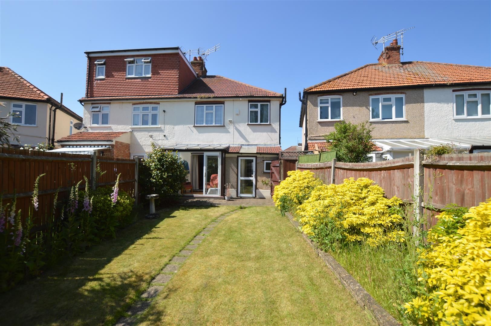 3 bed semidetached house for sale in Whitton Dene, Isleworth TW7 Zoopla