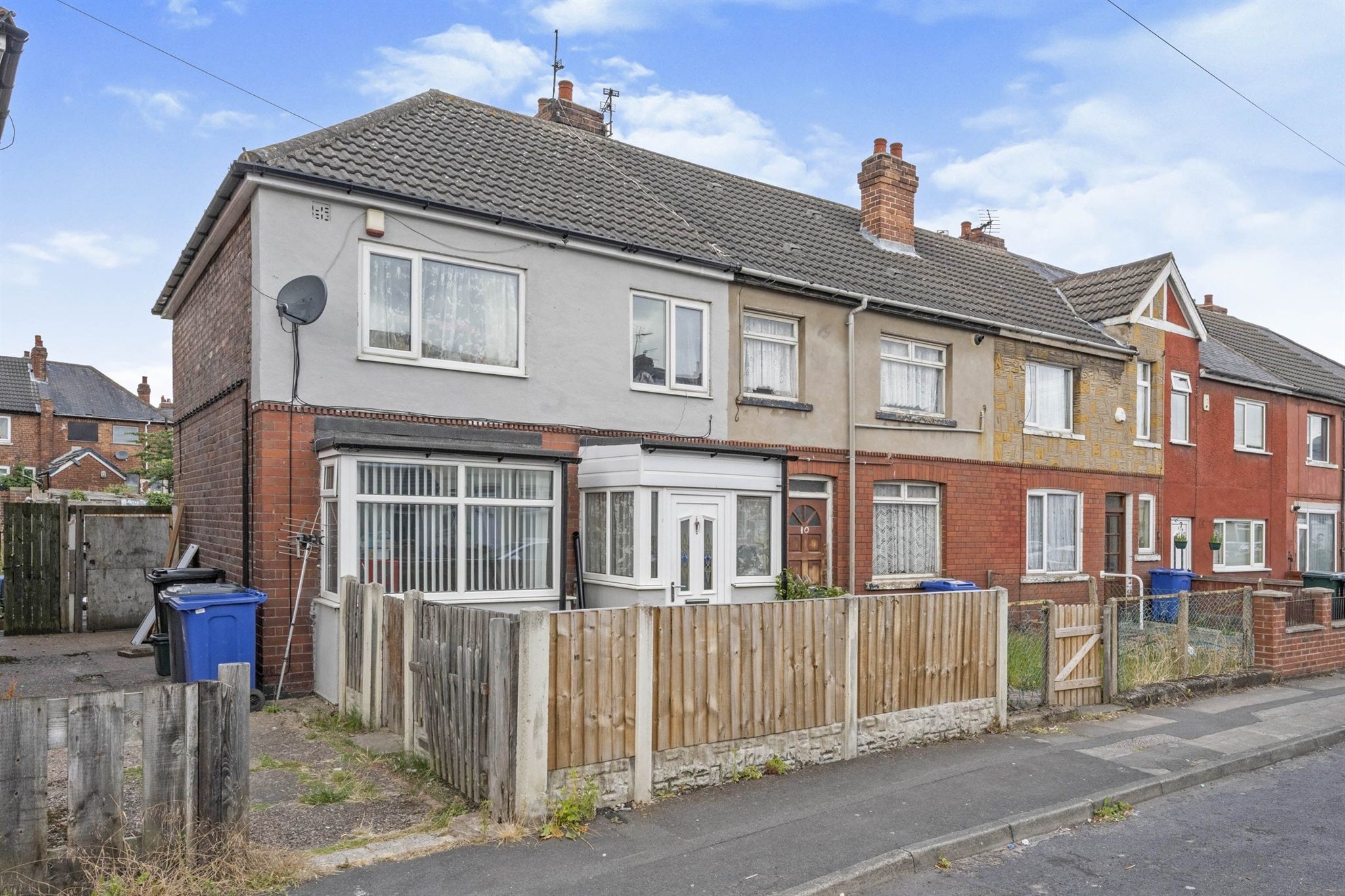 3 bed end terrace house for sale in Kings Crescent, Edlington