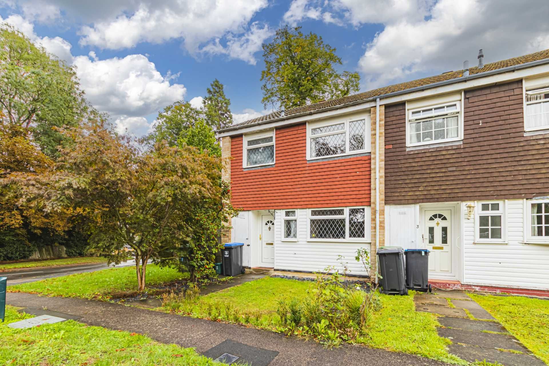 3 bed end terrace house to rent in Hanger Close, Hemel Hempstead HP1