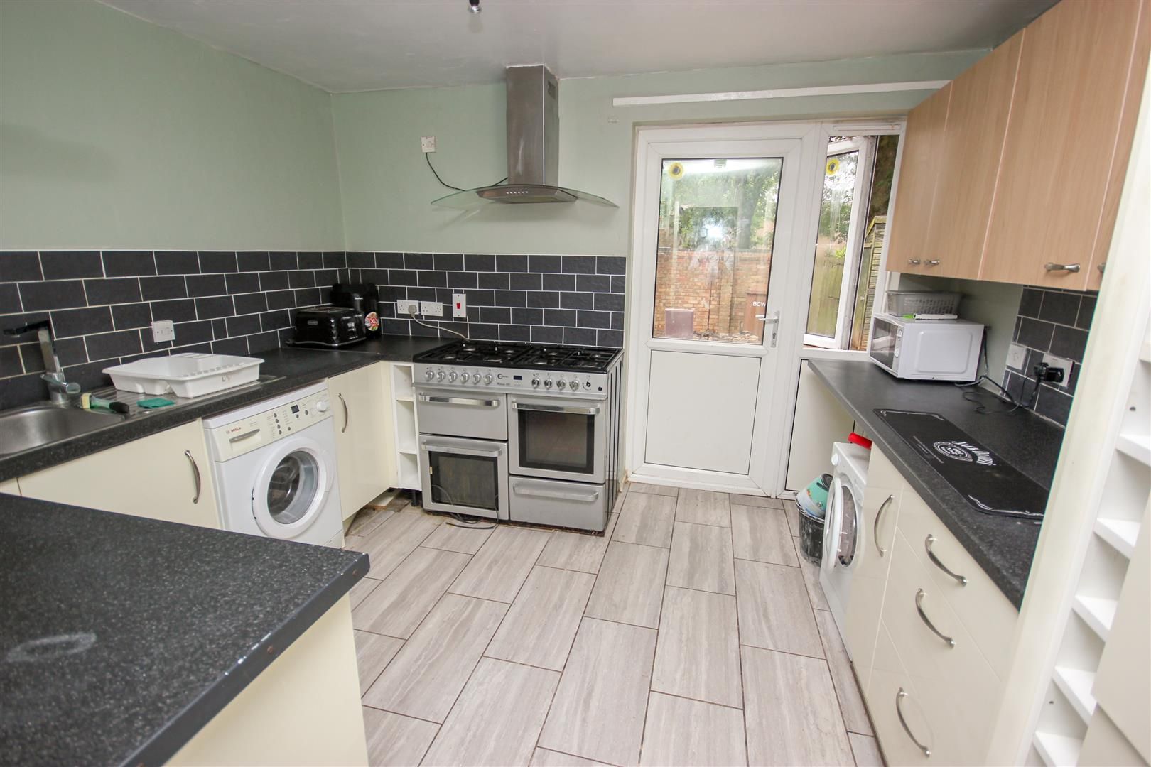 4 bed end terrace house for sale in Robin Lane, Wellingborough NN8 Zoopla