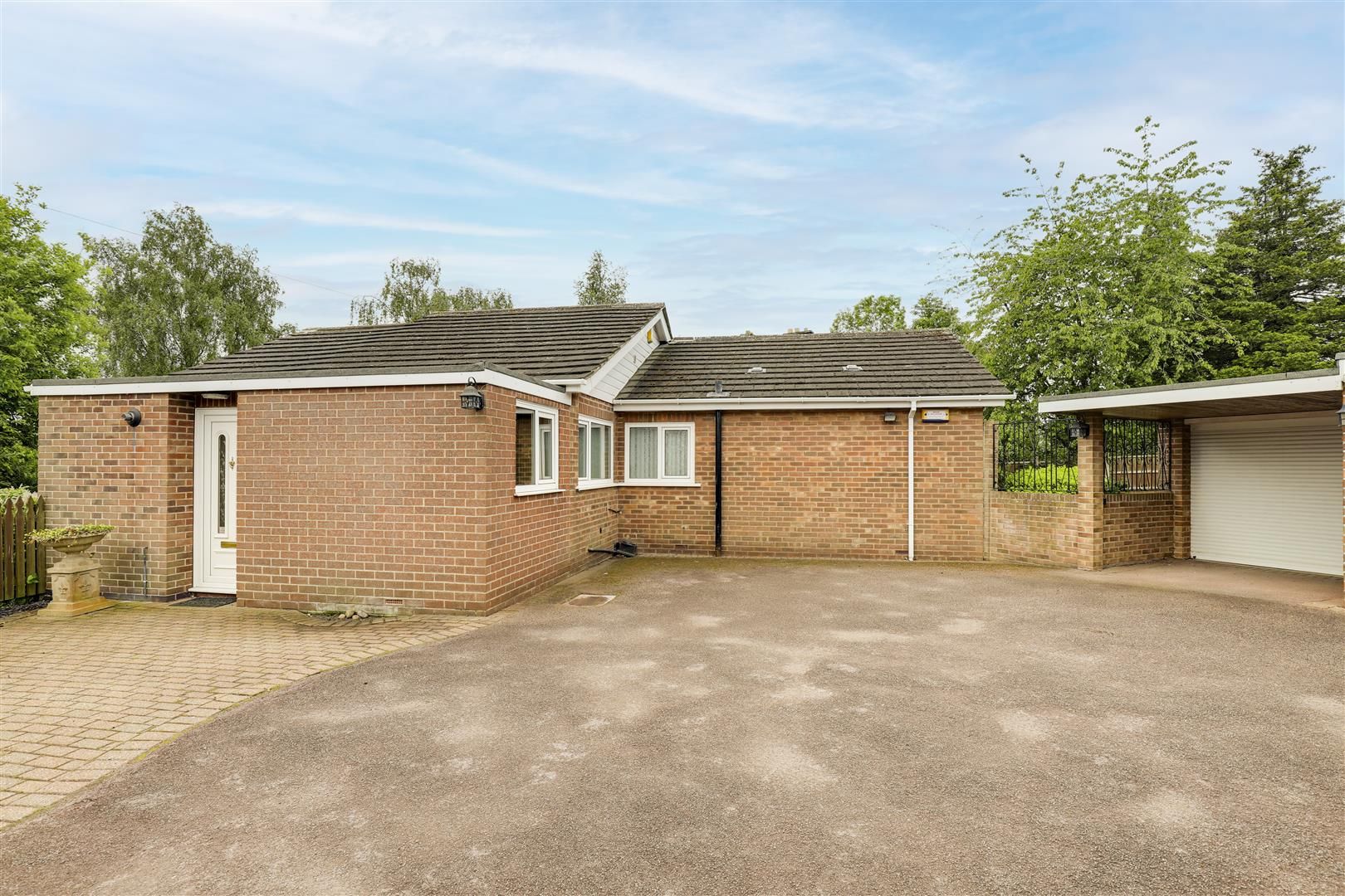 3 bed detached bungalow for sale in Cossall Road, Trowell