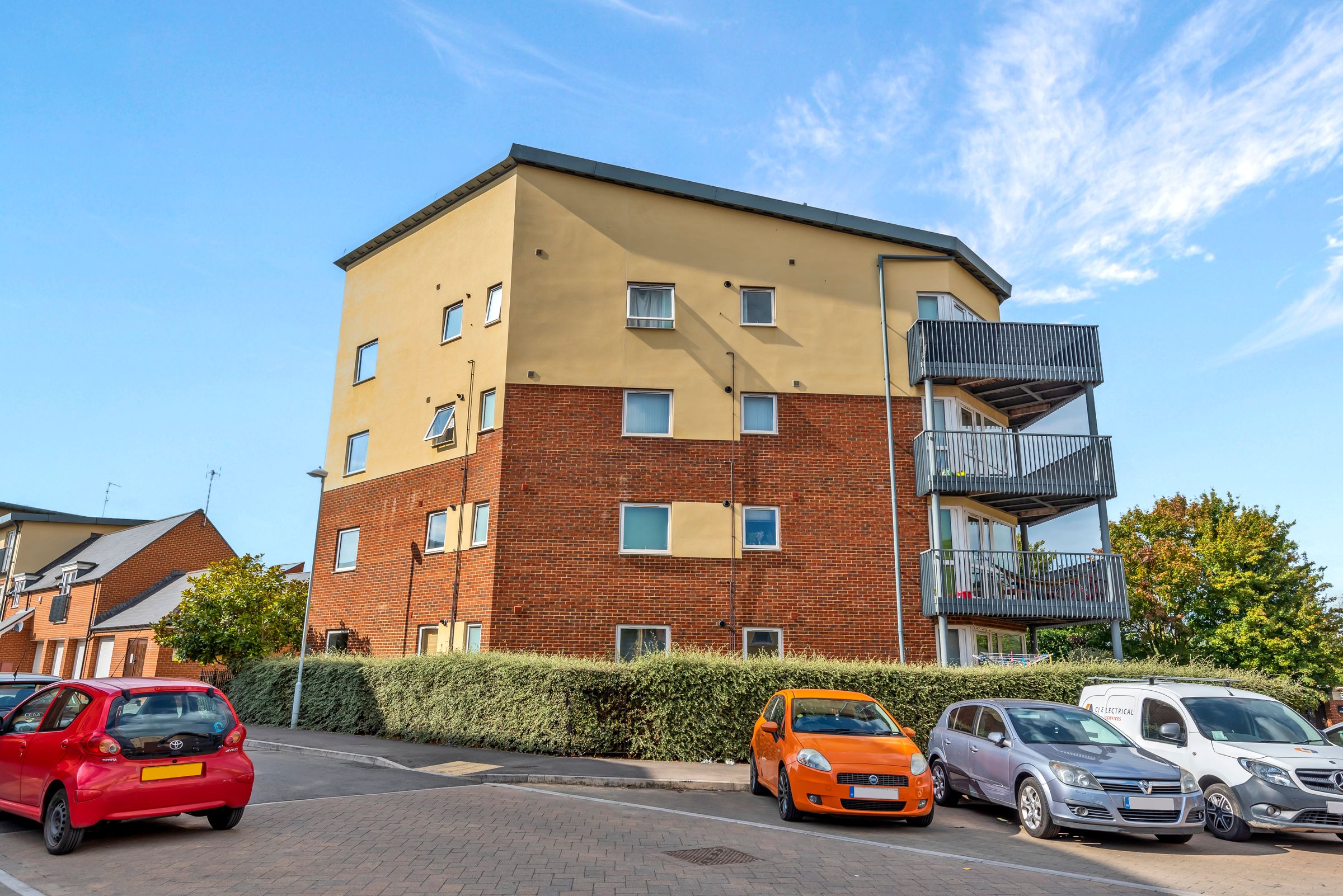 3 bed flat for sale in Longhorn Avenue, Gloucester GL1 Zoopla