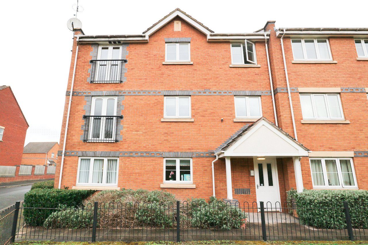2 bed flat for sale in Moorhen Close, Brownhills, Walsall, West