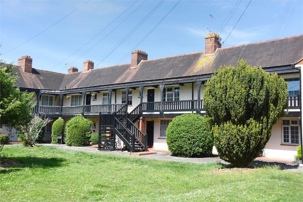 2 bed flat for sale in Manor Green Road, Epsom KT19 Zoopla