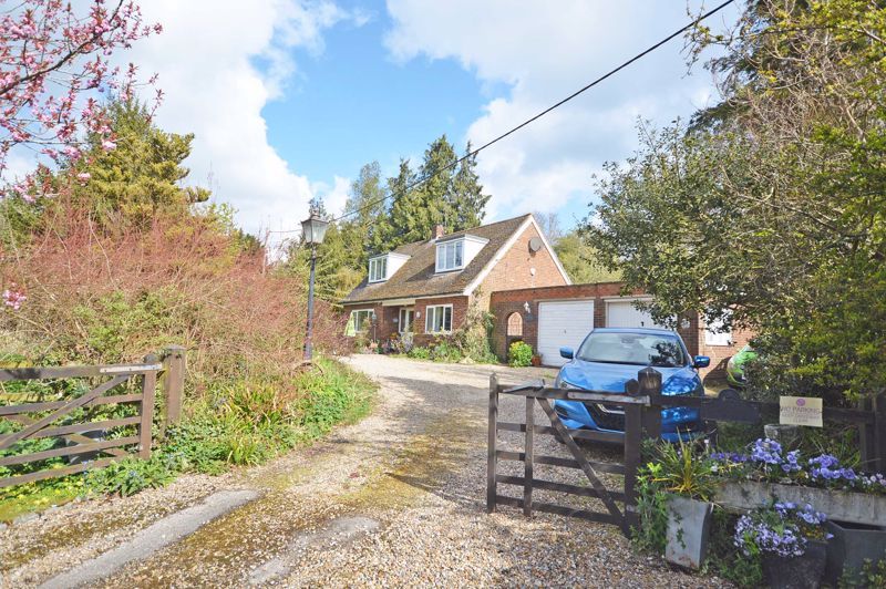 3 bed detached house for sale in Lower Icknield Way, Longwick, Princes