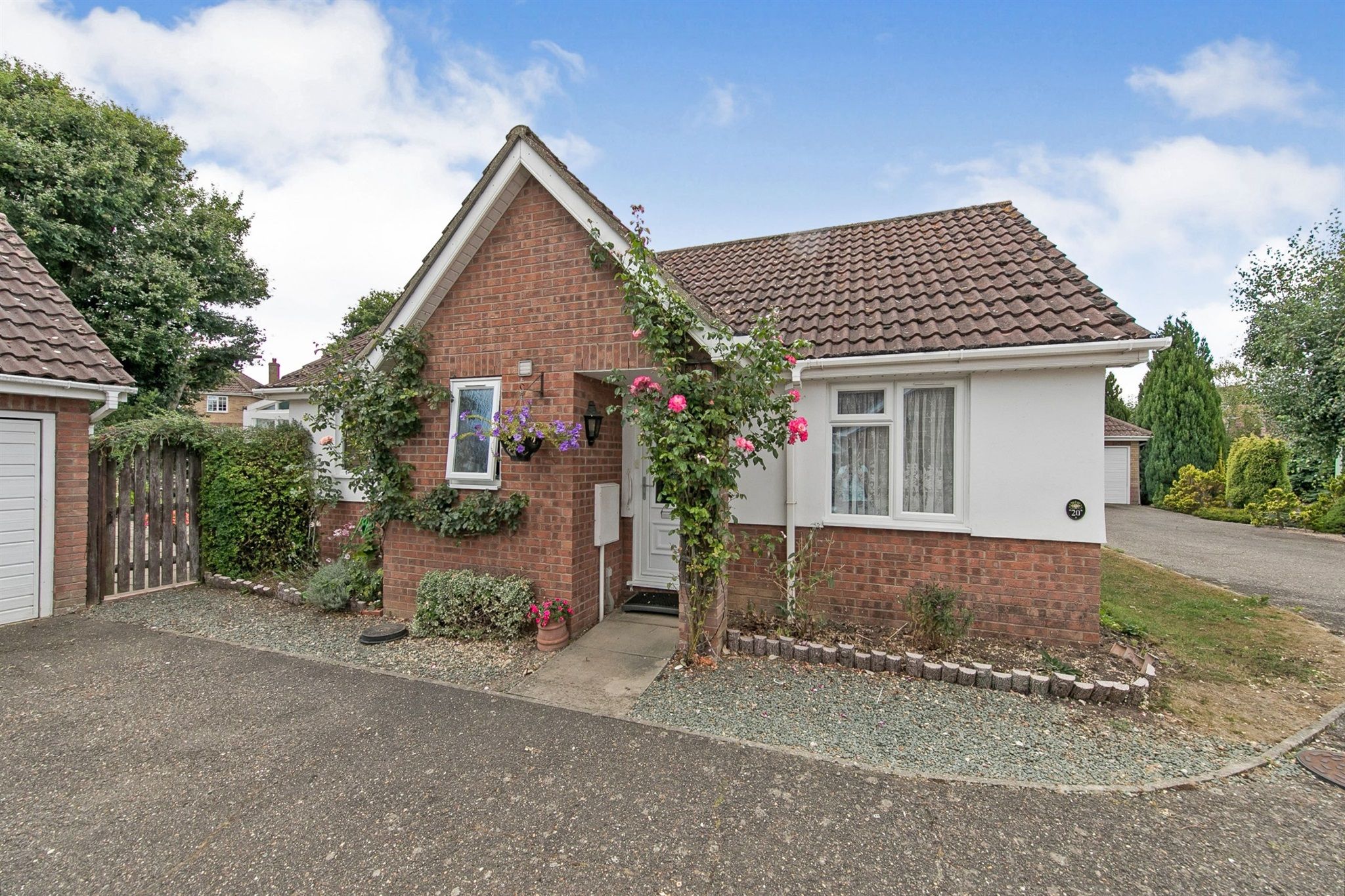 2 bed semidetached bungalow for sale in Maple Way, Leavenheath