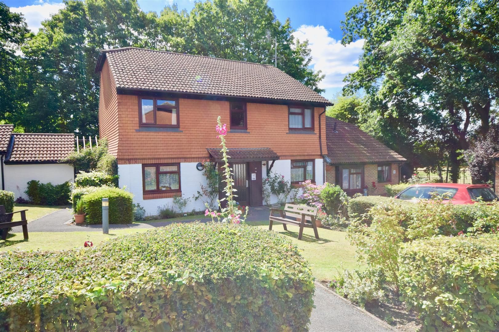 1 bed flat for sale in Broadmead, Ashtead KT21 Zoopla