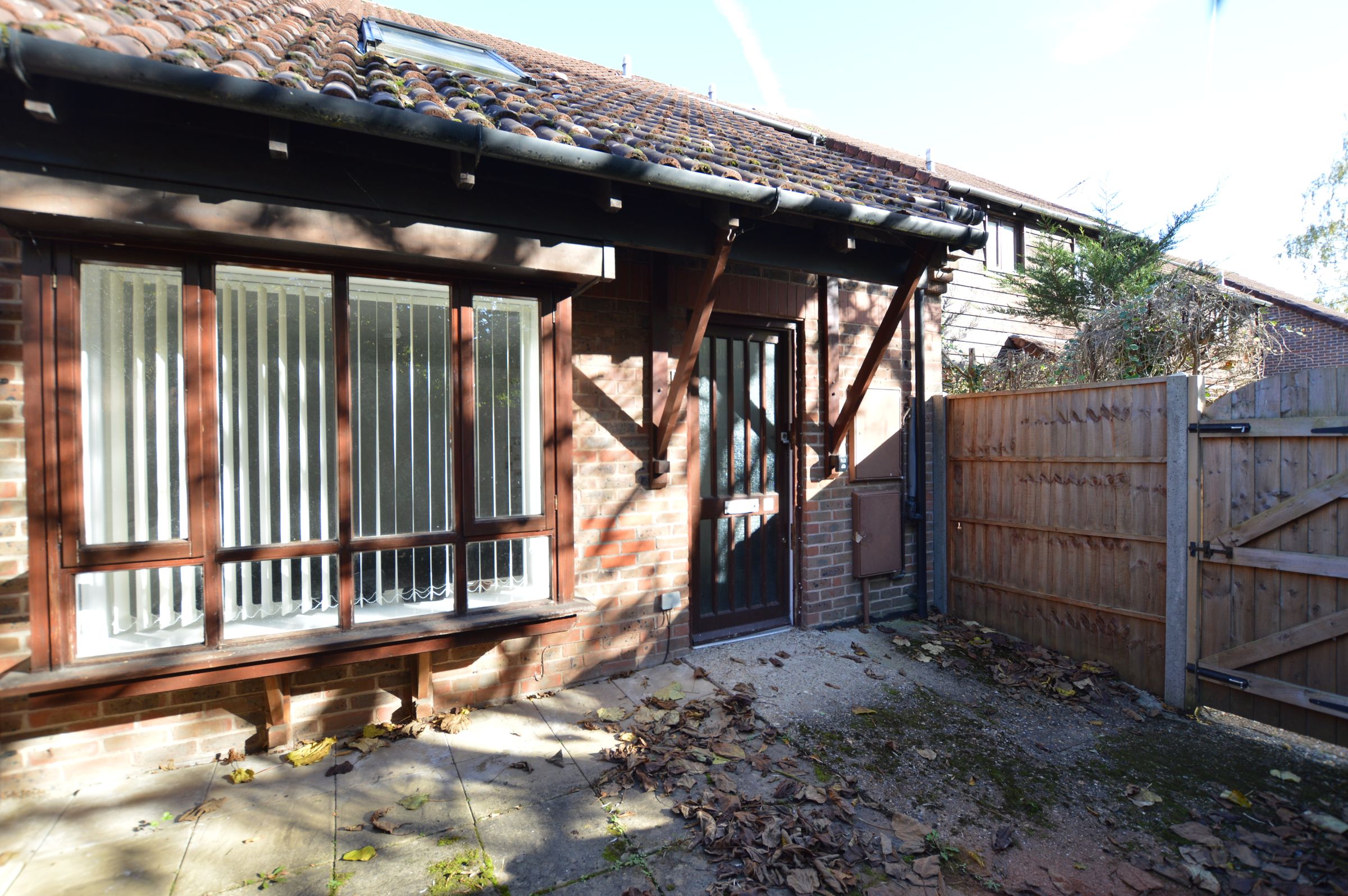 1 bed end terrace house to rent in Merlin Court, Sheerwater, Woking