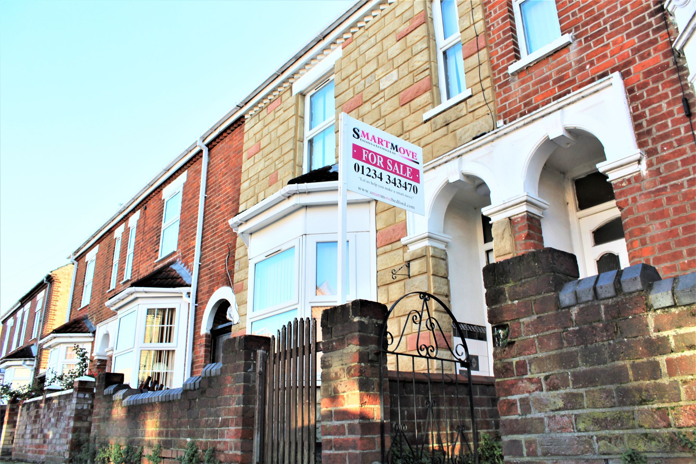3 bed terraced house for sale in Honeyhill Road, Queens Park, Bedford
