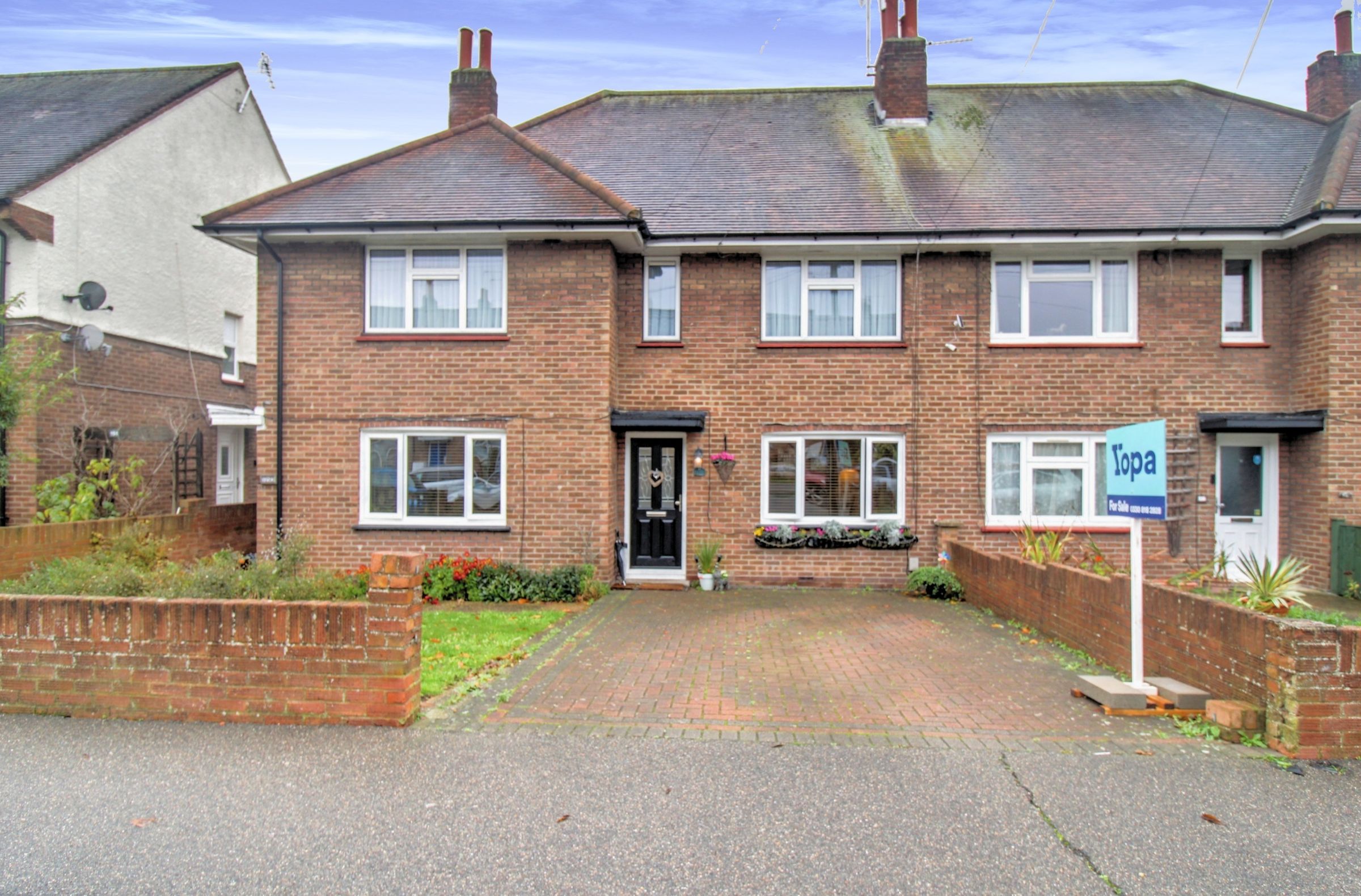 2 bed for sale in Chelmsford Avenue, Romford RM5 Zoopla