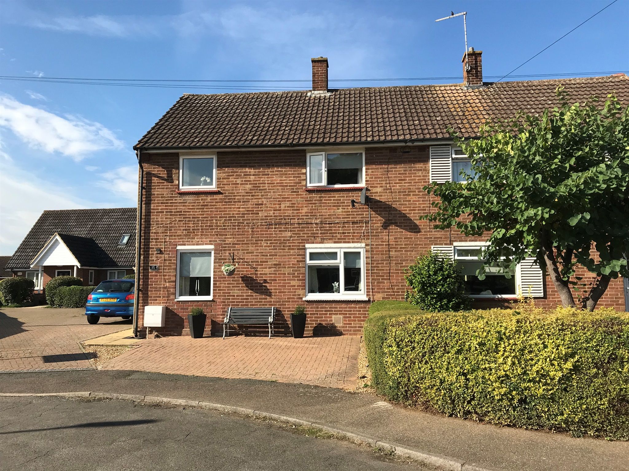 3 bed semidetached house for sale in Wantage Gardens, Little Paxton