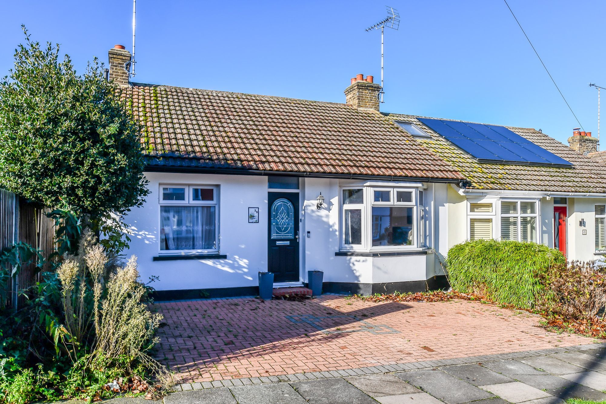 2 bed semidetached bungalow for sale in St. Clements Avenue, LeighOn
