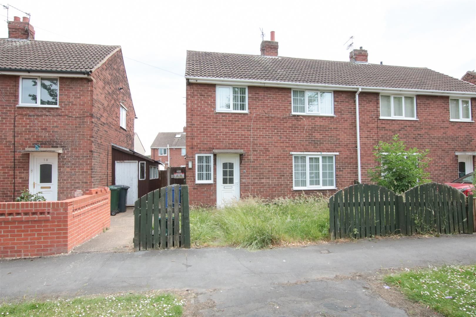 3 bed semidetached house for sale in Warren Road, Thorne, Doncaster