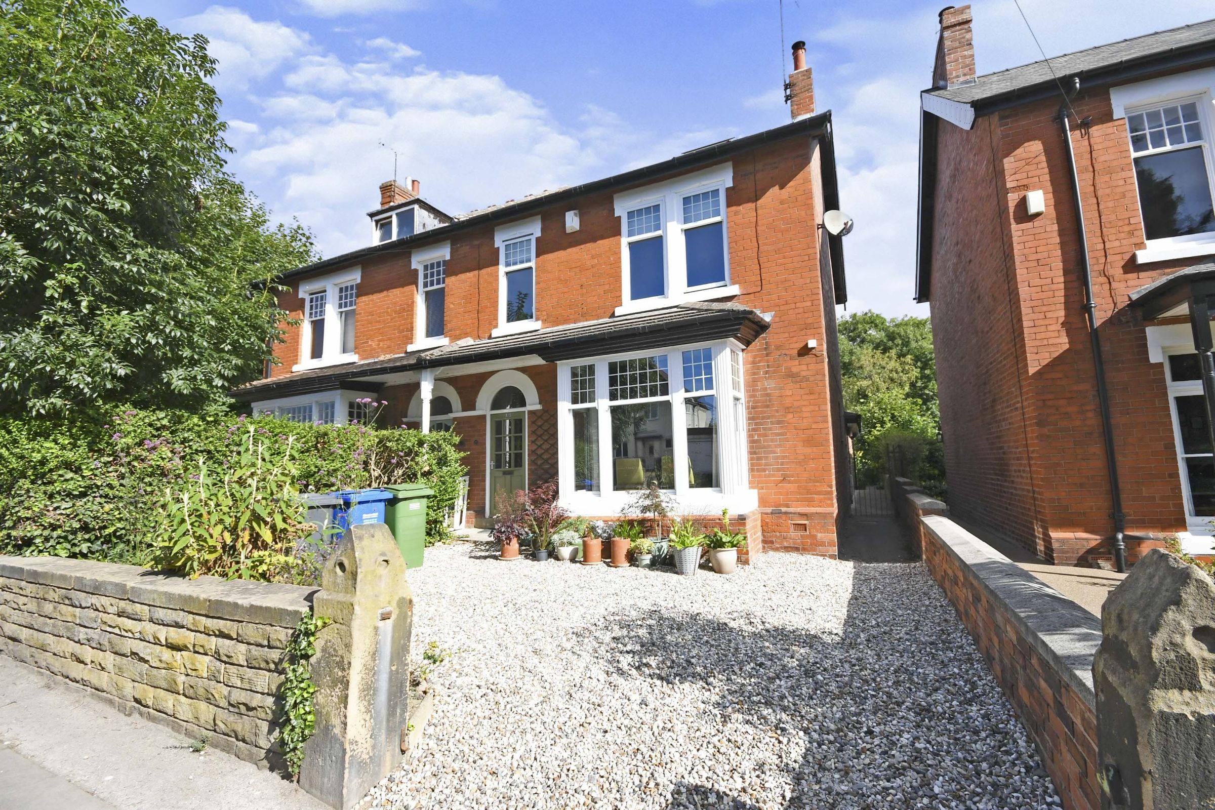 4 bed semidetached house for sale in Ashgate Road, Chesterfield S40