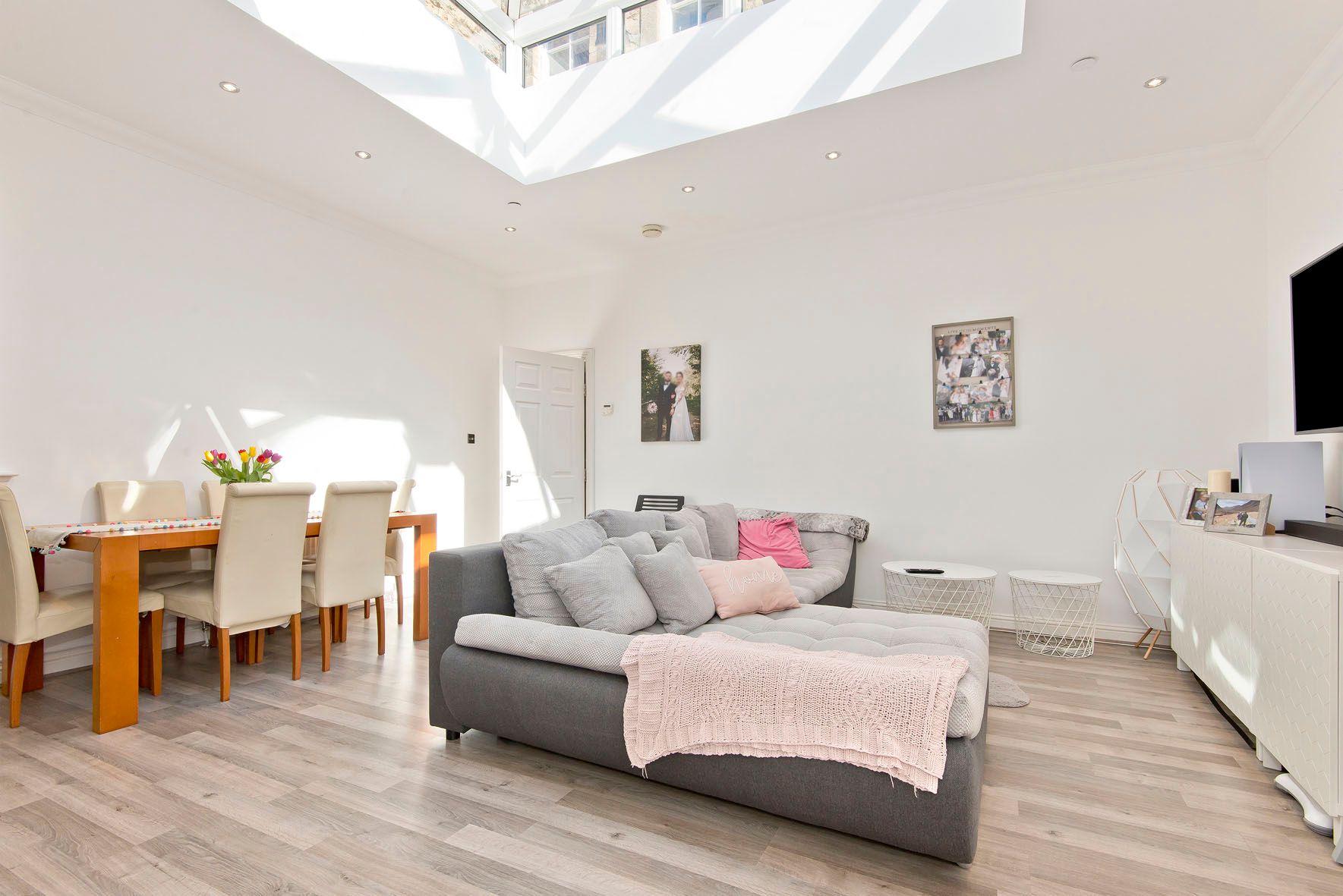 2 bed flat for sale in 121 High Street, Kirkcaldy, Fife KY1 Zoopla