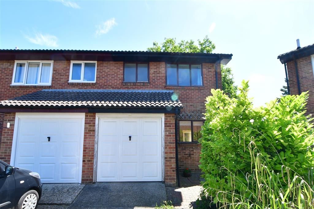 3 bed semidetached house for sale in Cranmer Close, Lewes, East Sussex
