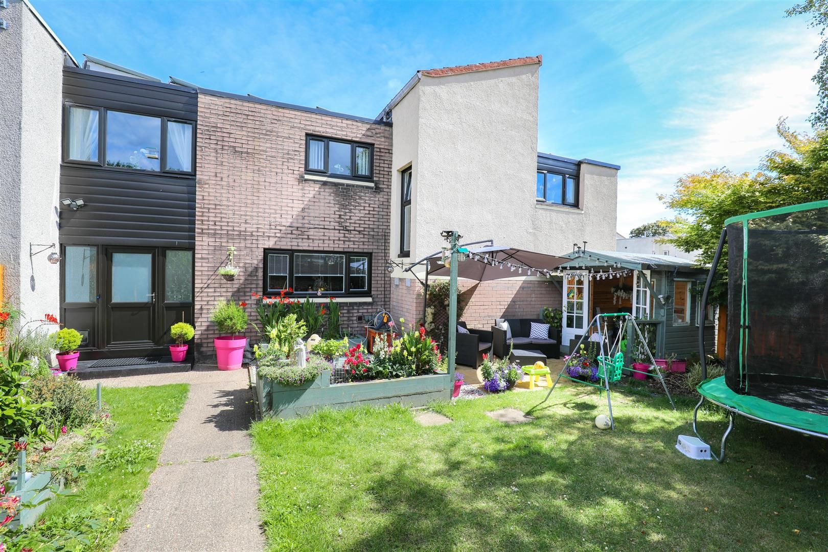 4 bed end terrace house for sale in Colliston Avenue, Glenrothes KY7