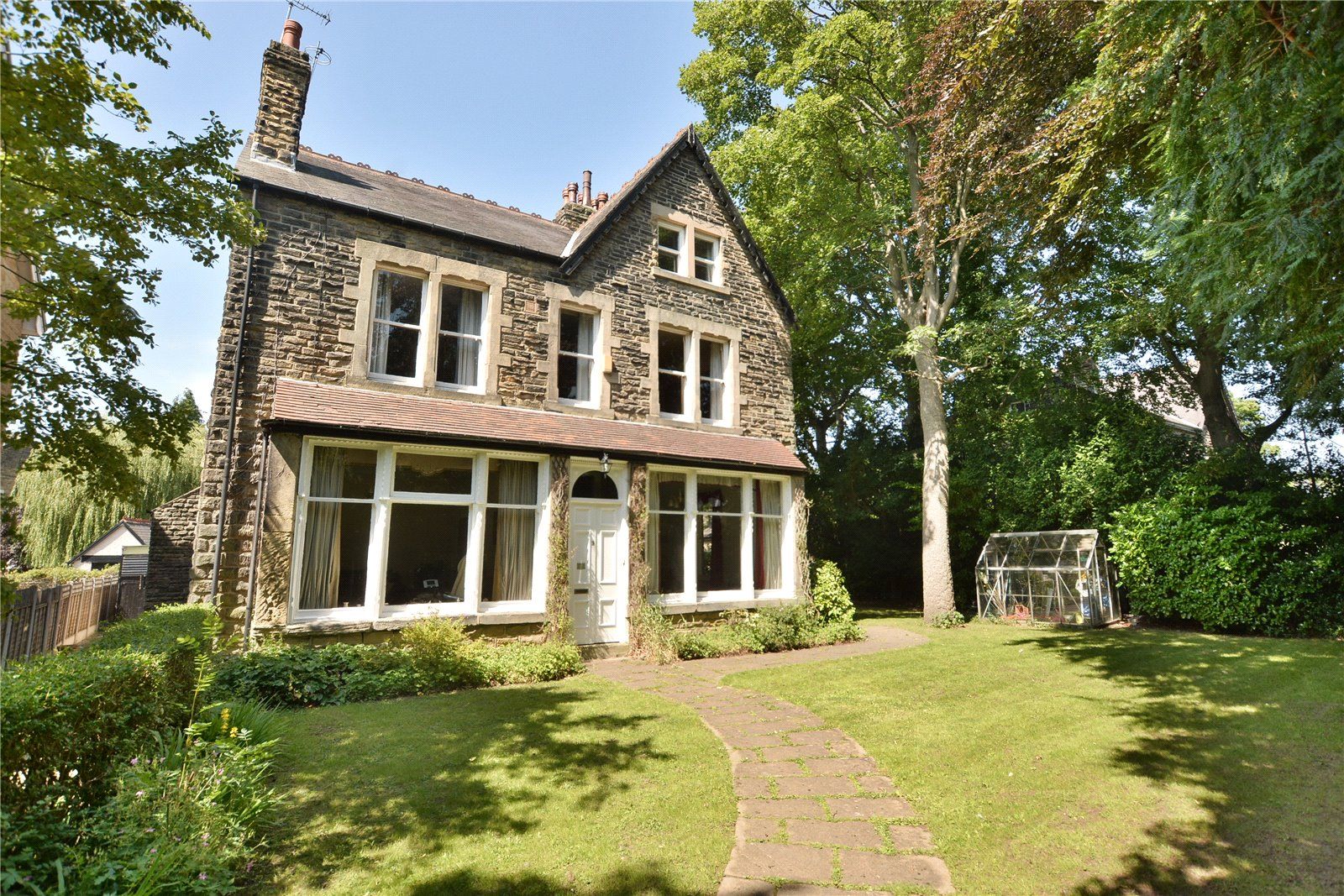 Cleveland House Springwood Road Oakwood Leeds LS8  