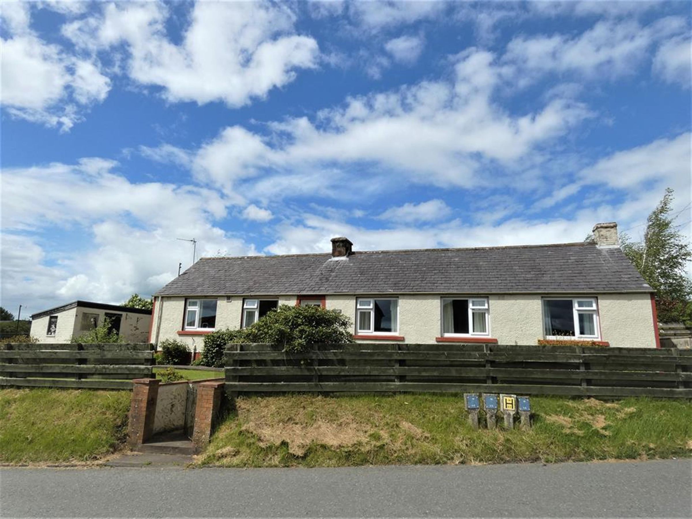 2 bed detached bungalow for sale in Hall Road, Ecclefechan, Lockerbie