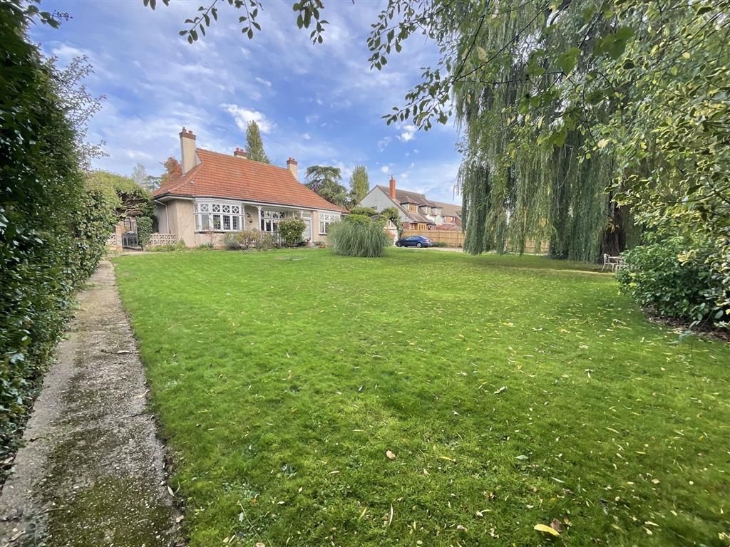 3 bed detached bungalow for sale in Upshire Road, Waltham Abbey, Essex