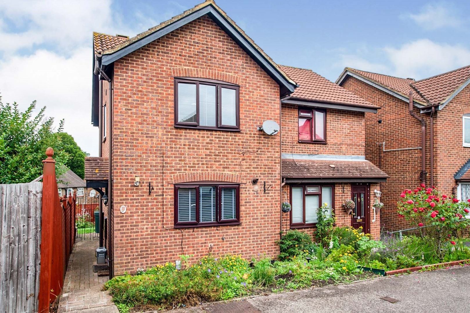 Gosforth Path South Oxhey Watford WD19  