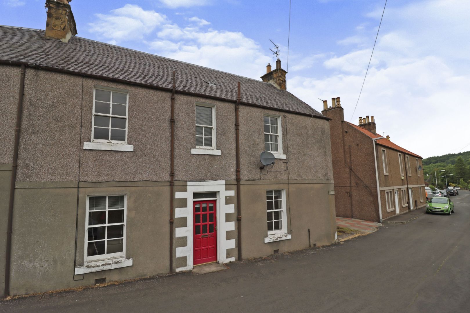 3 bed semidetached house for sale in Manse Road, Markinch, Glenrothes