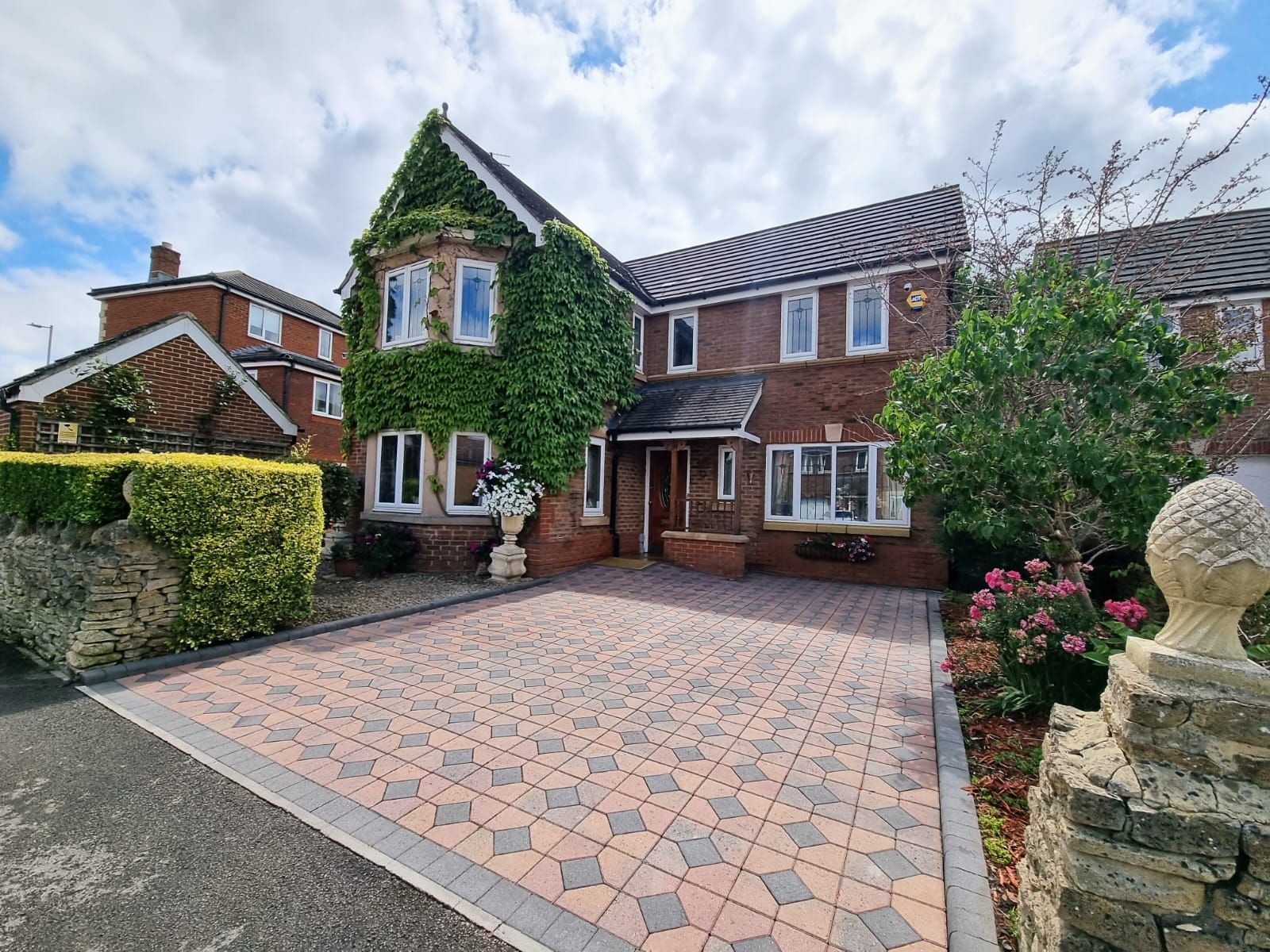 4 bed detached house for sale in Thetford Way, Taw Hill, Swindon SN25